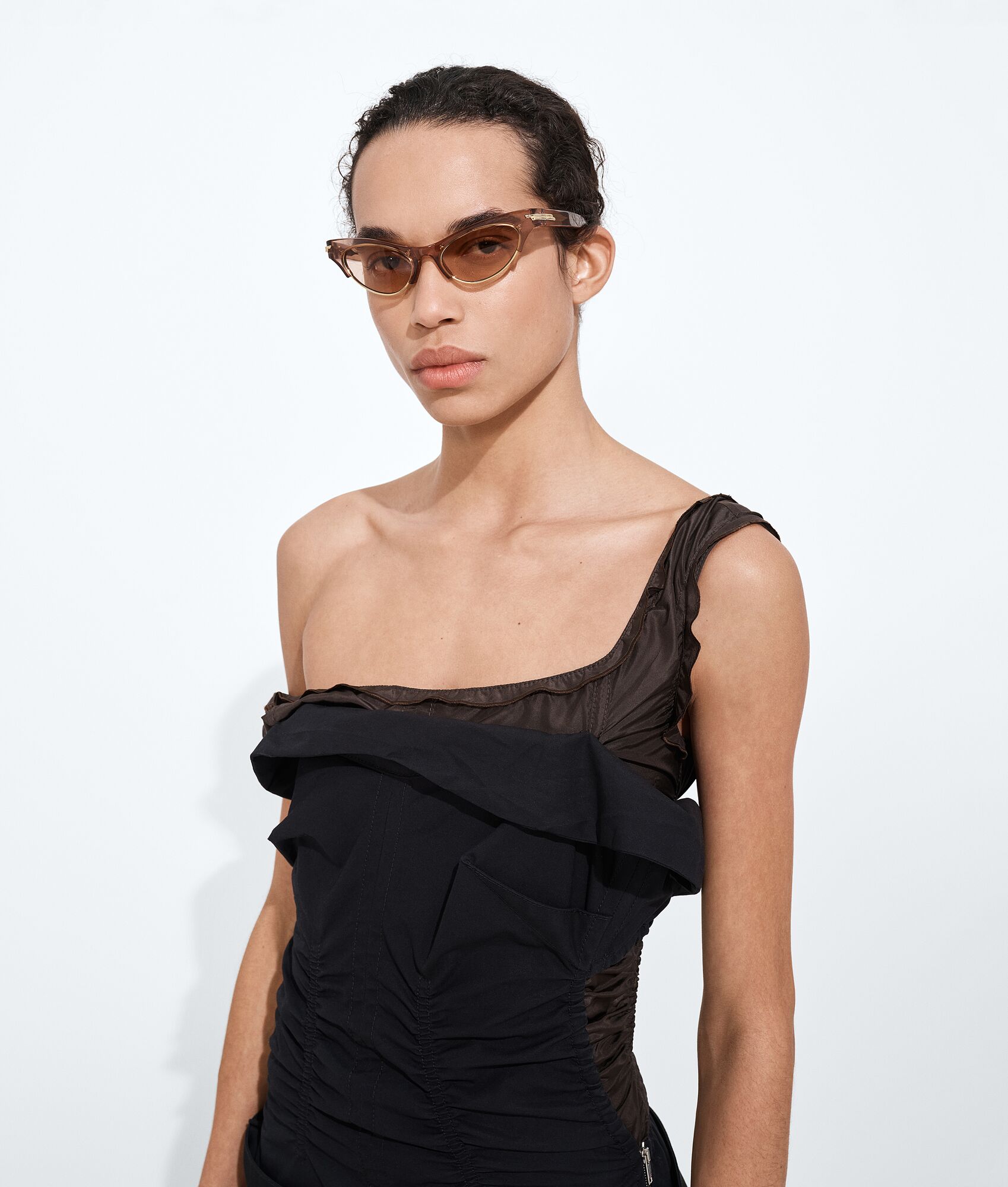 BOTTEGA VENETA Angle猫眼形太阳眼镜
