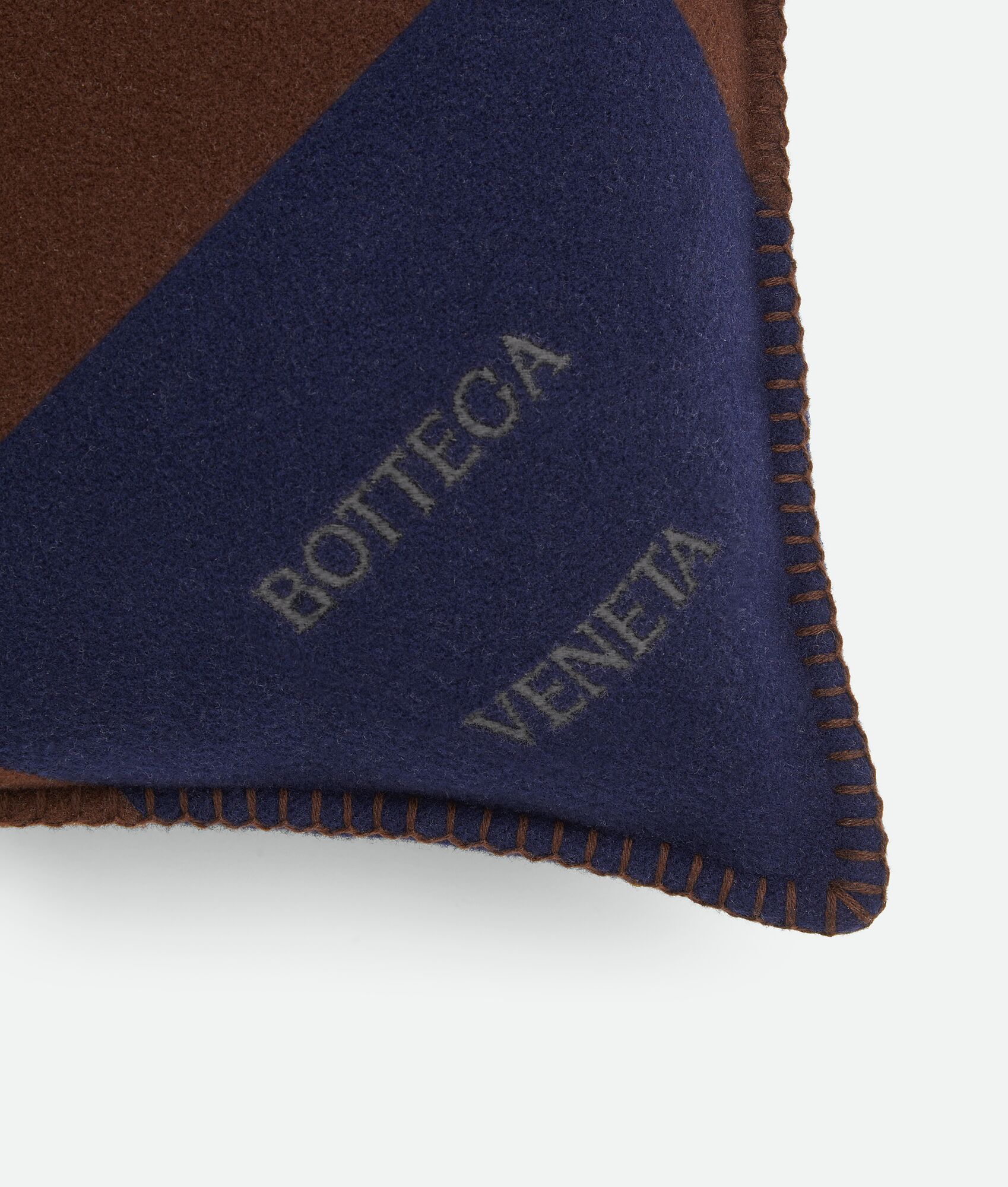 BOTTEGA VENETA 提花格纹靠垫