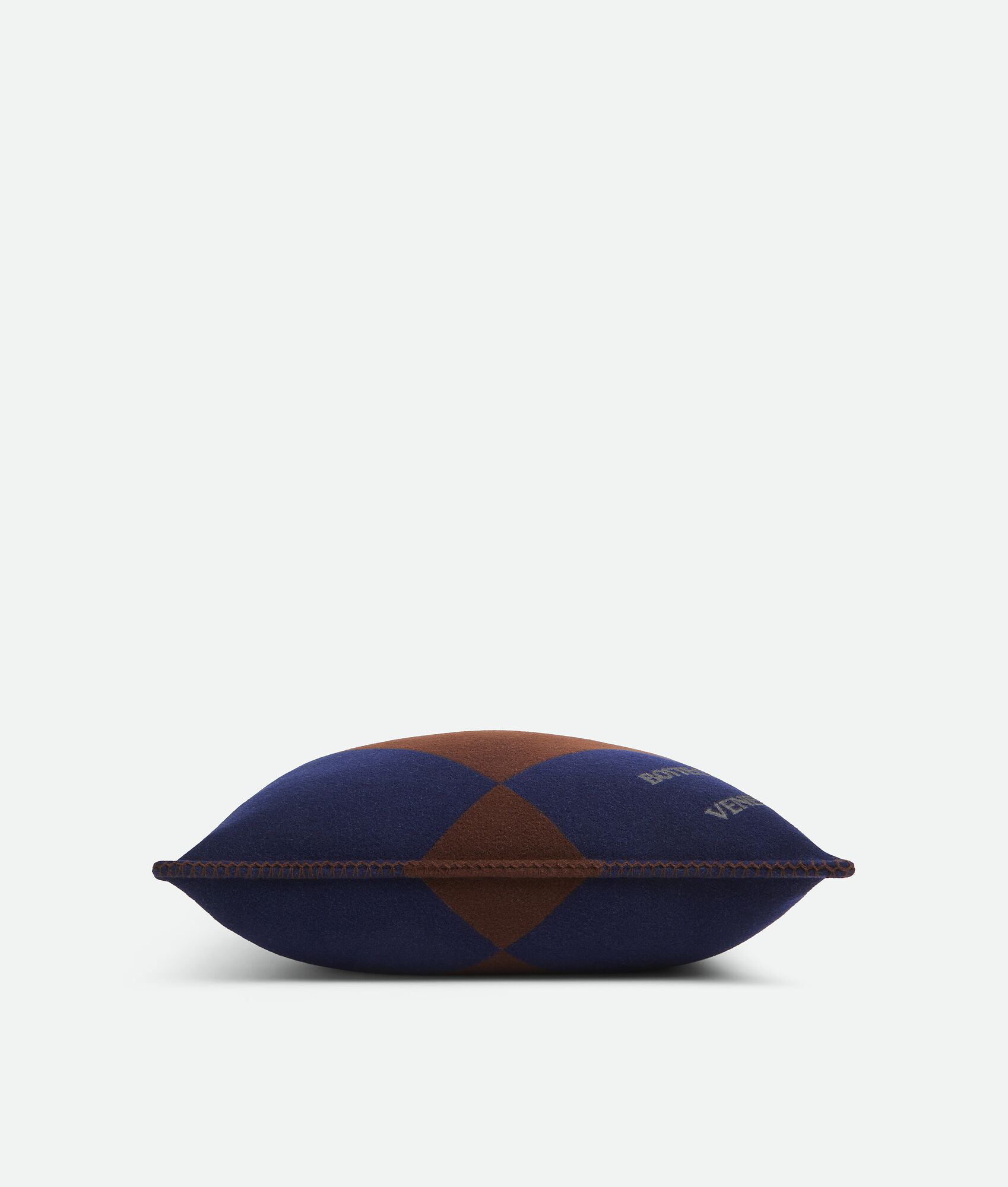 BOTTEGA VENETA 提花格纹靠垫