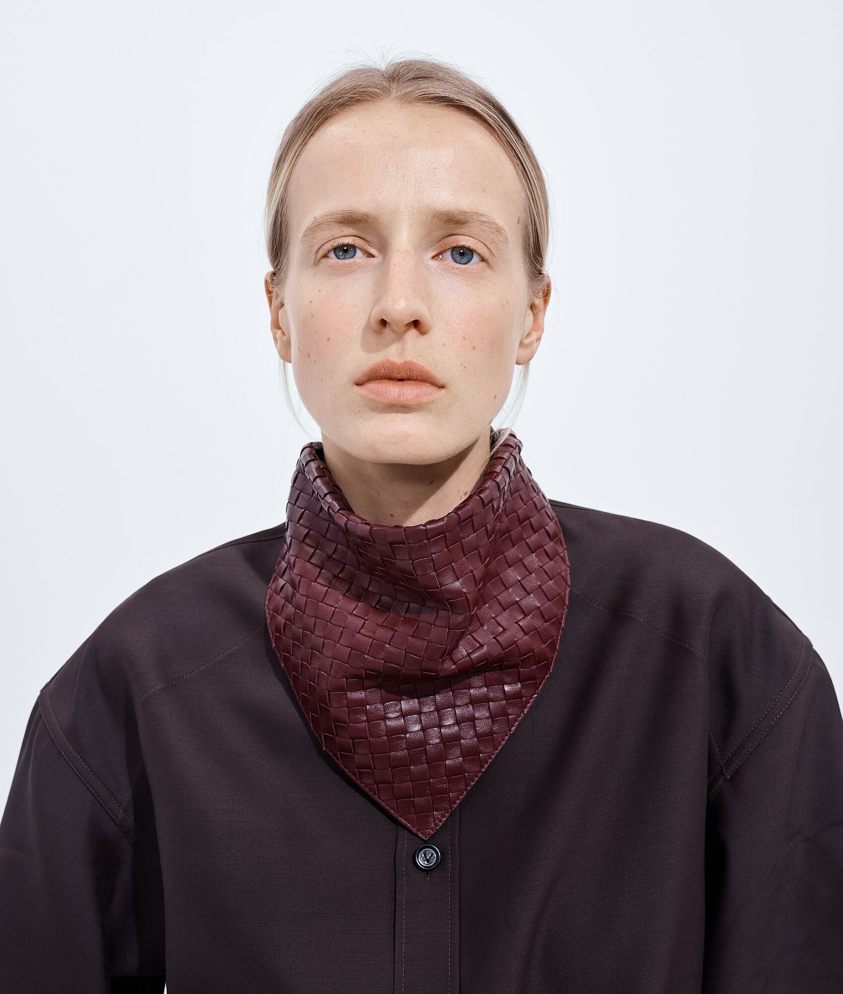 BOTTEGA VENETA Intrecciato Foulard编织皮革方巾