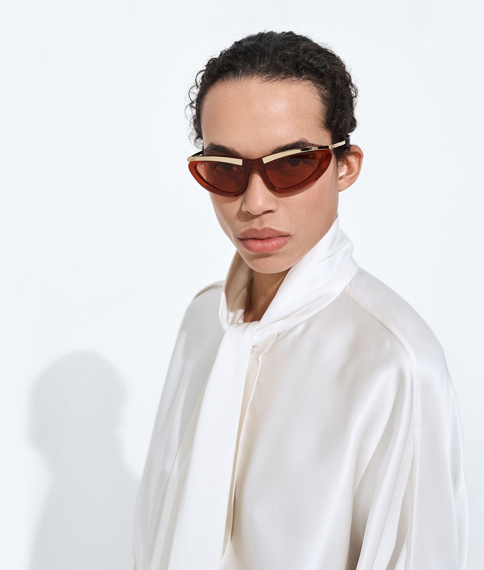 BOTTEGA VENETA Prisma猫眼形太阳眼镜