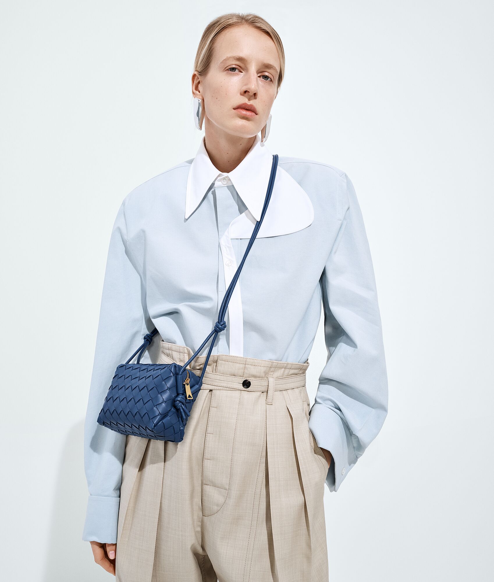 BOTTEGA VENETA 迷你Loop斜挎包