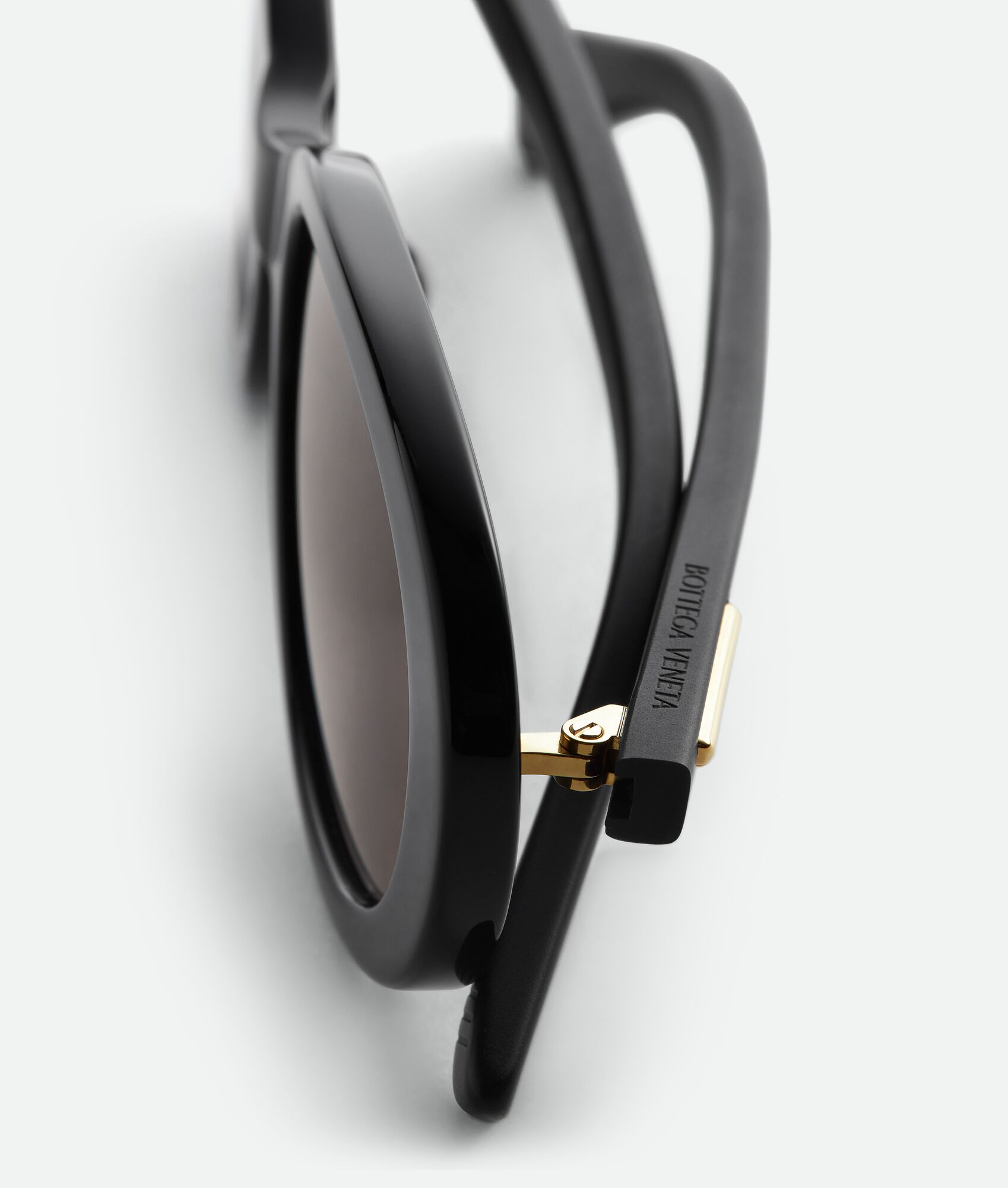 BOTTEGA VENETA Classic椭圆形太阳眼镜
