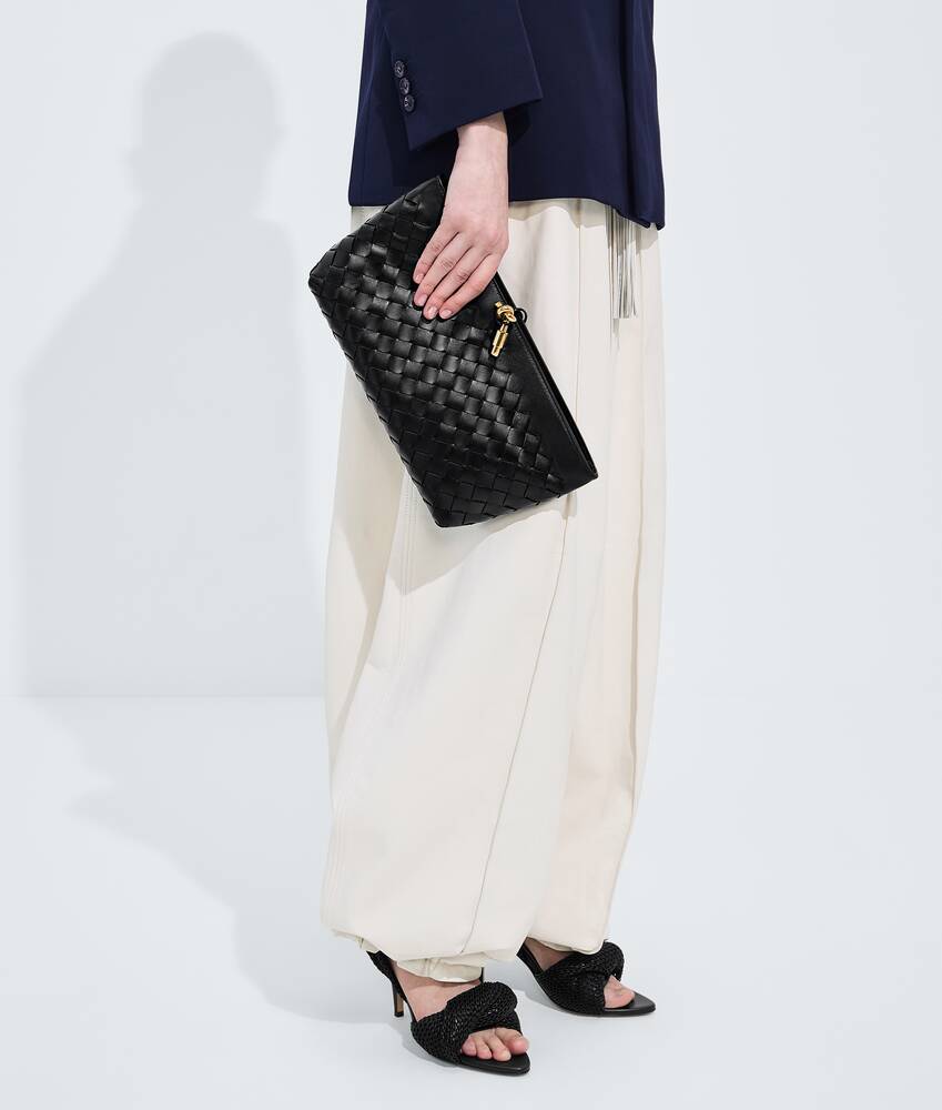 BOTTEGA VENETA Andiamo Boat手拿包