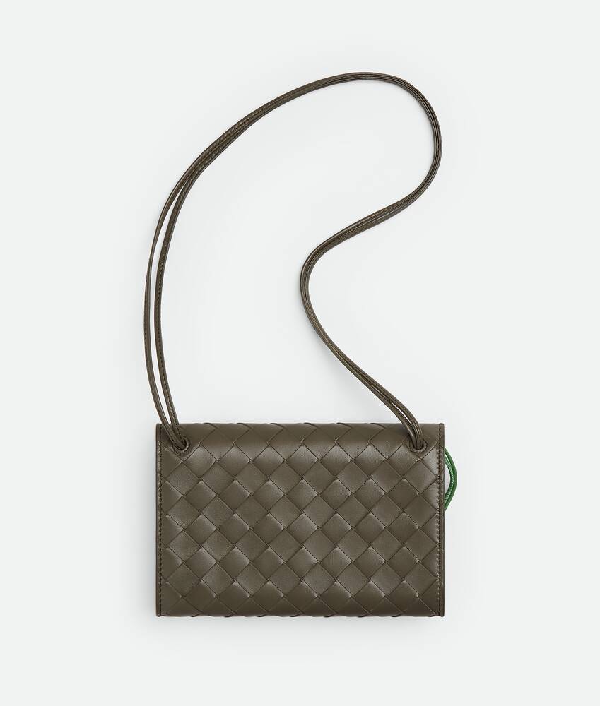 BOTTEGA VENETA Andiamo Daisy斜挎包