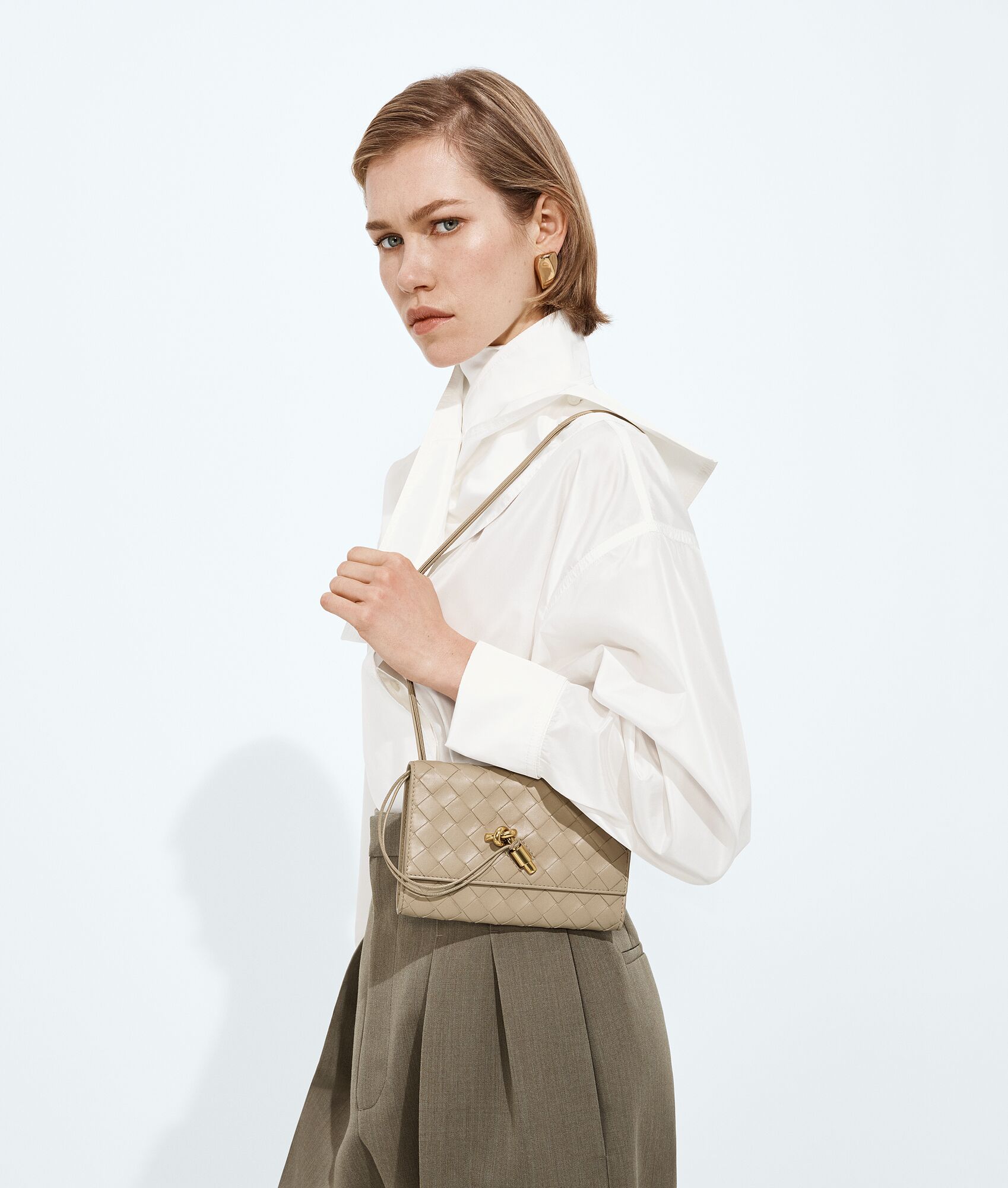 BOTTEGA VENETA Andiamo背带手拿包