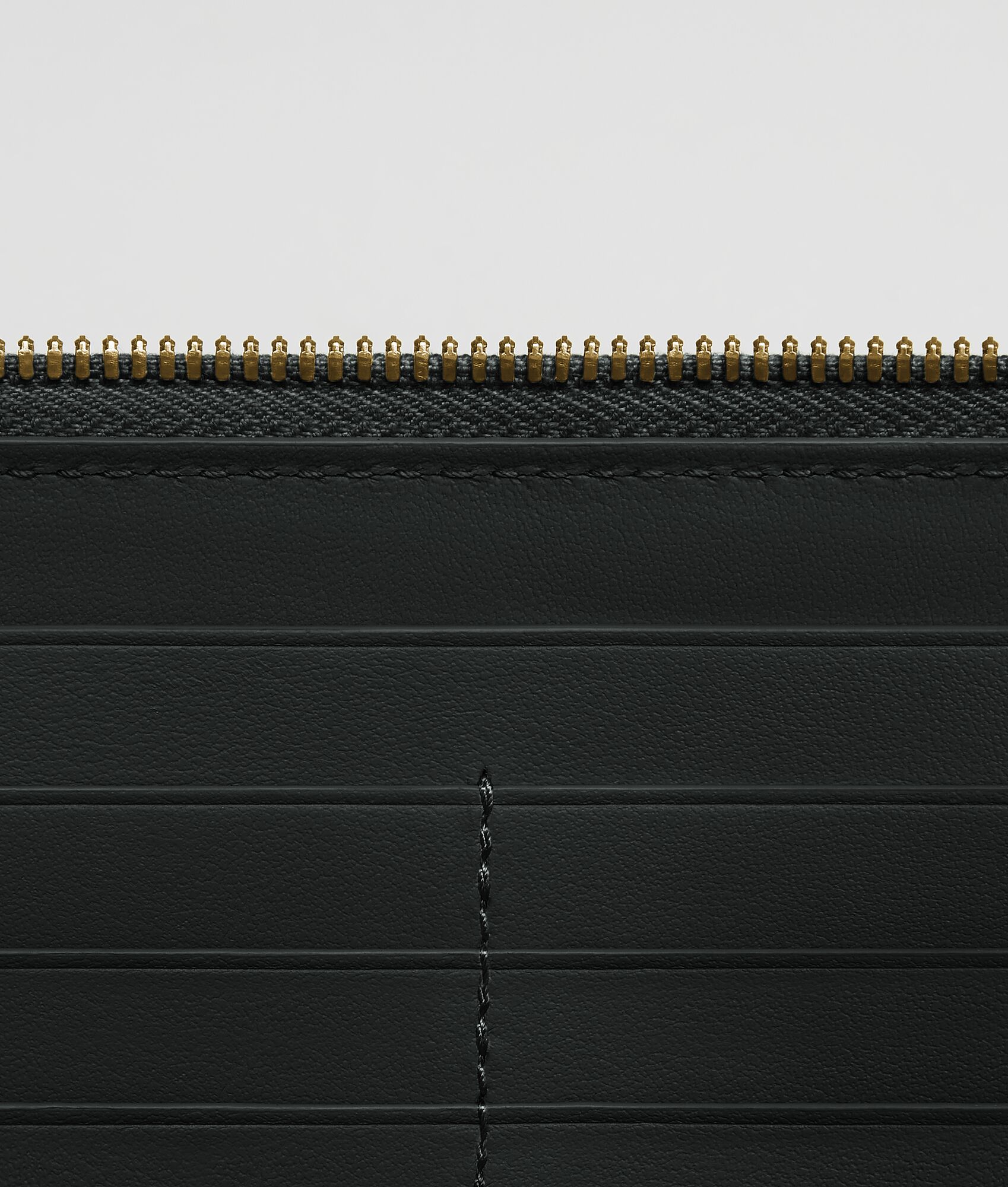 BOTTEGA VENETA 拉链钱包