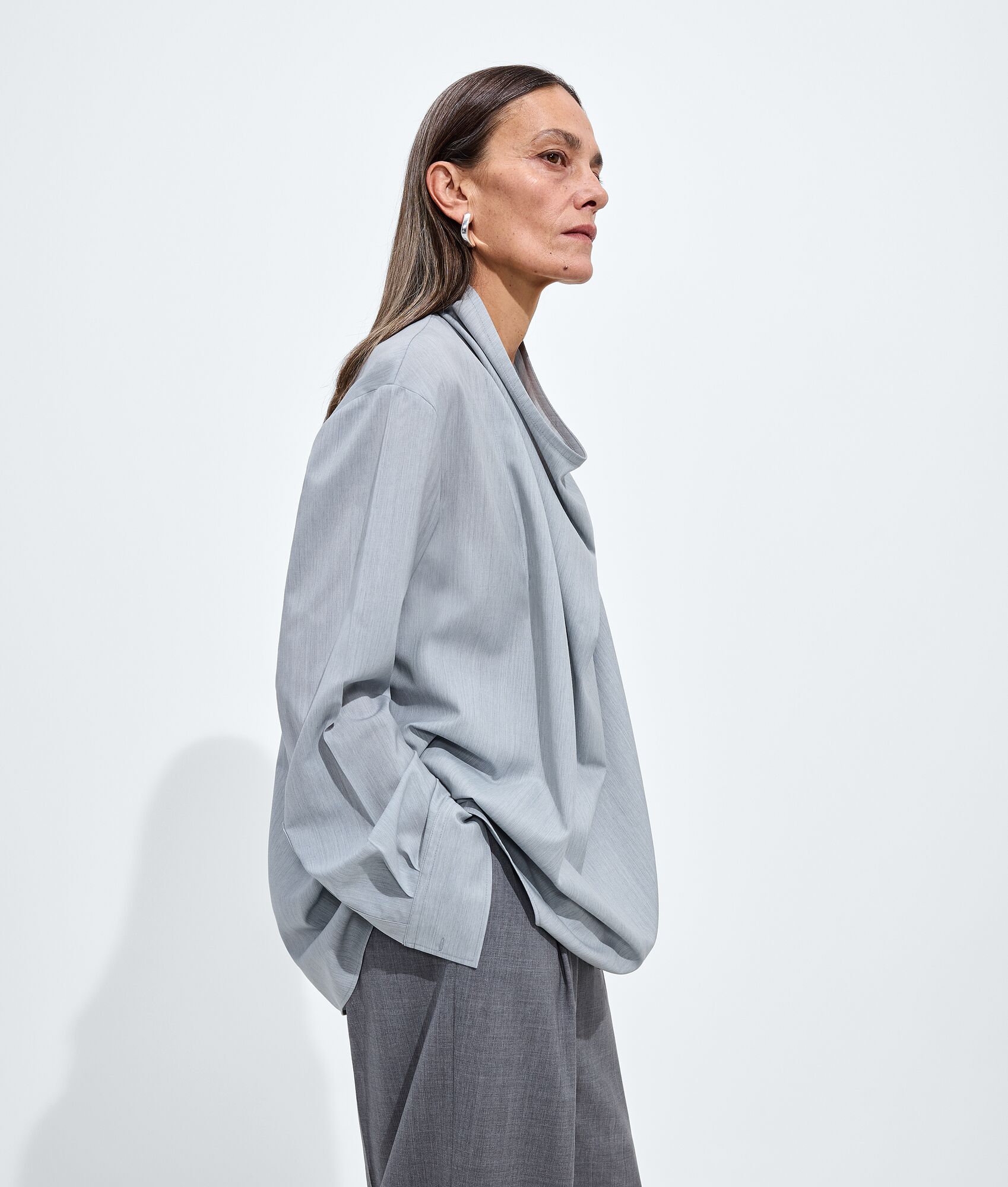 BOTTEGA VENETA 轻盈羊毛布色衬衫