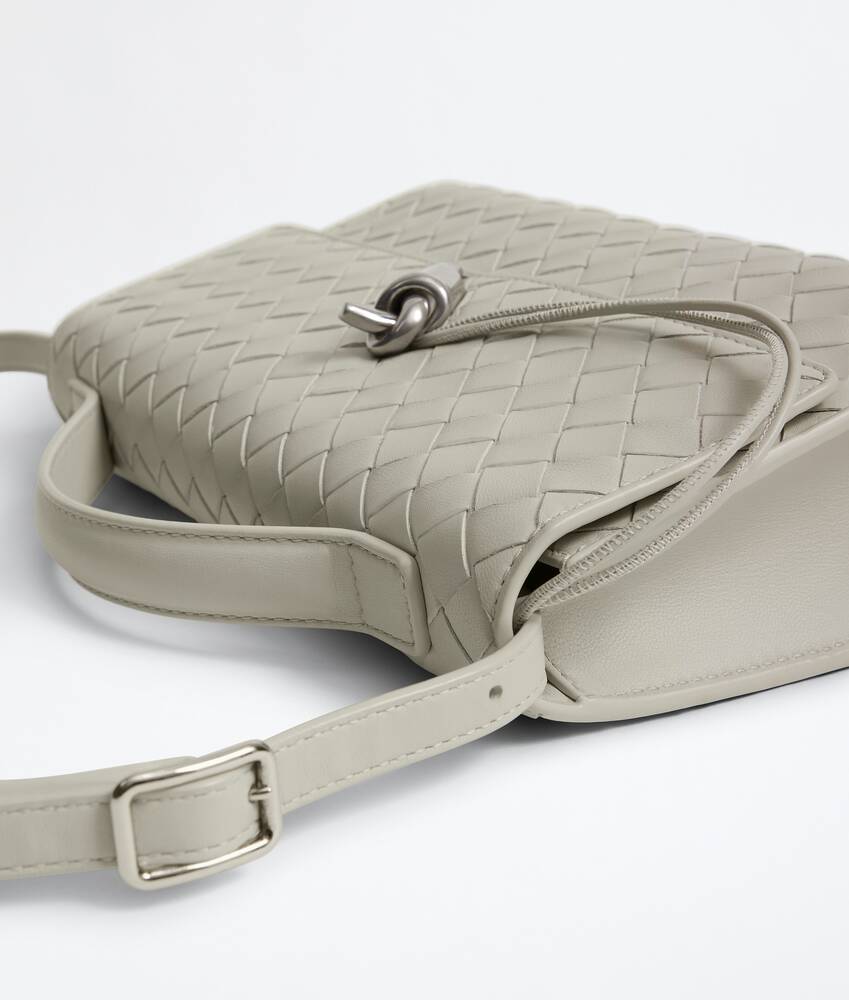 BOTTEGA VENETA Andiamo 25手拿包