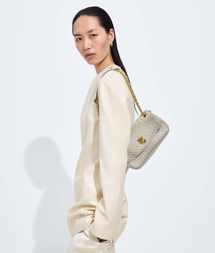 BOTTEGA VENETA 迷你Madison肩背包