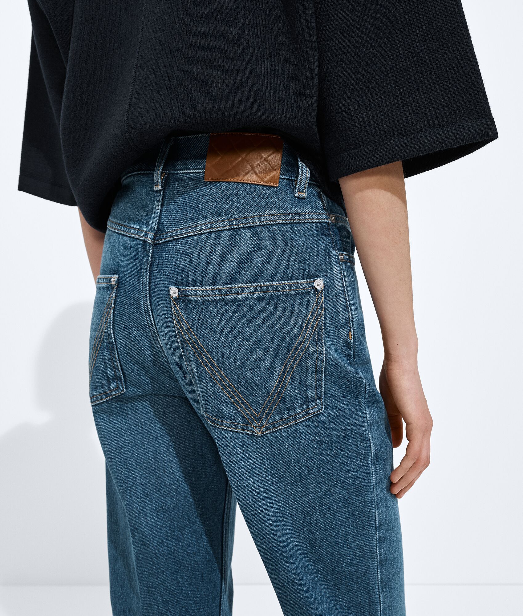 BOTTEGA VENETA 中度靛青色喇叭牛仔裤