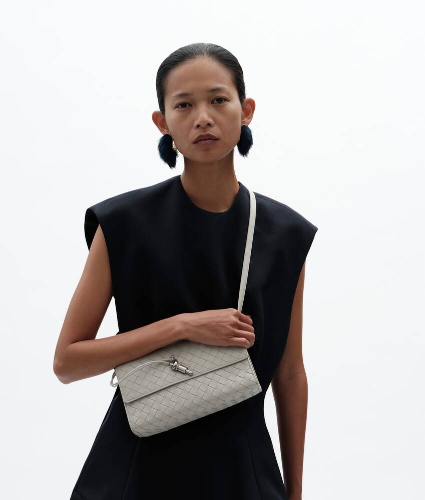 BOTTEGA VENETA Andiamo 25手拿包