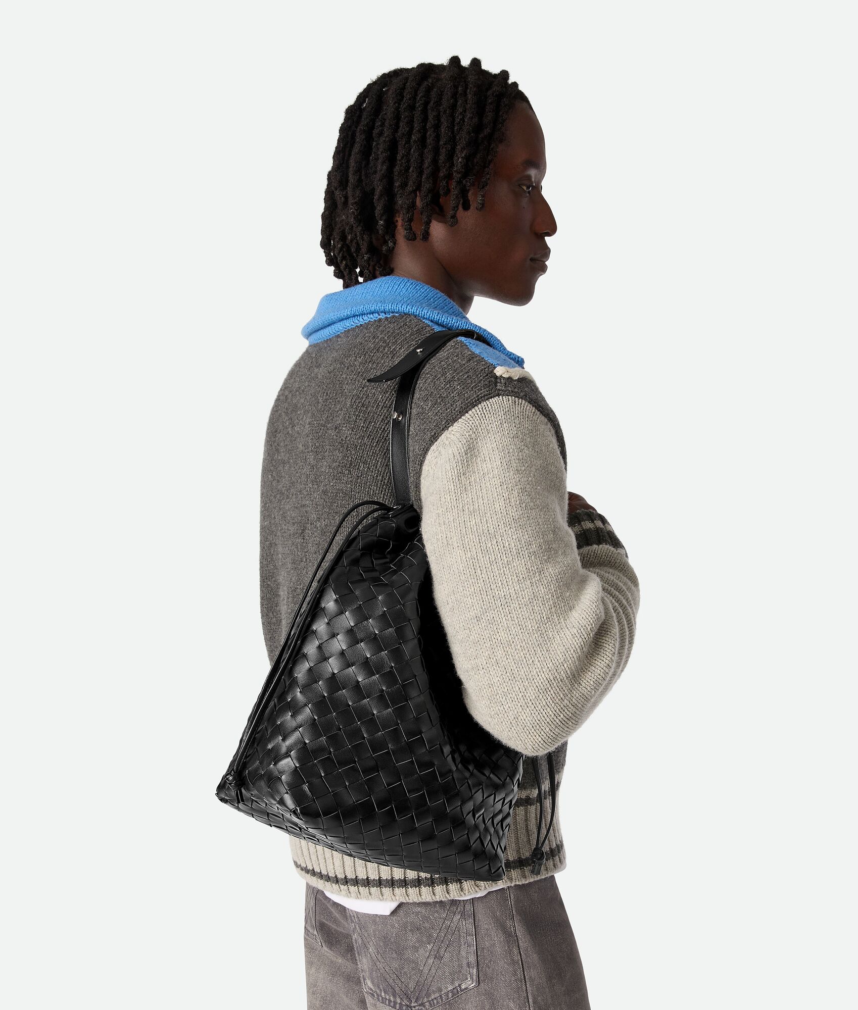 BOTTEGA VENETA Intrecciato编织Biblioteca水桶包