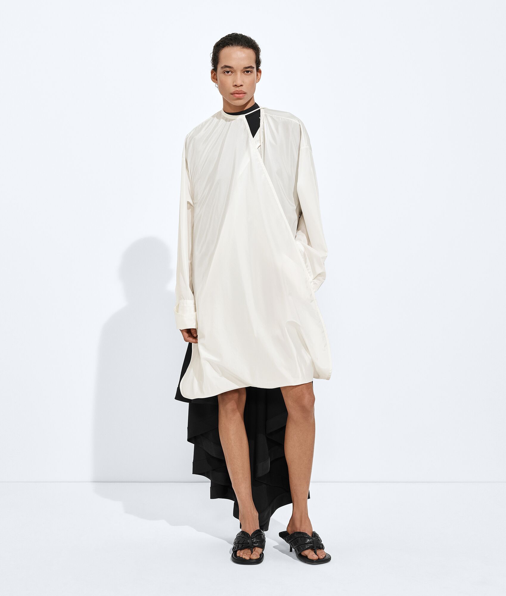 BOTTEGA VENETA 轻盈羊毛长袍连衣裙
