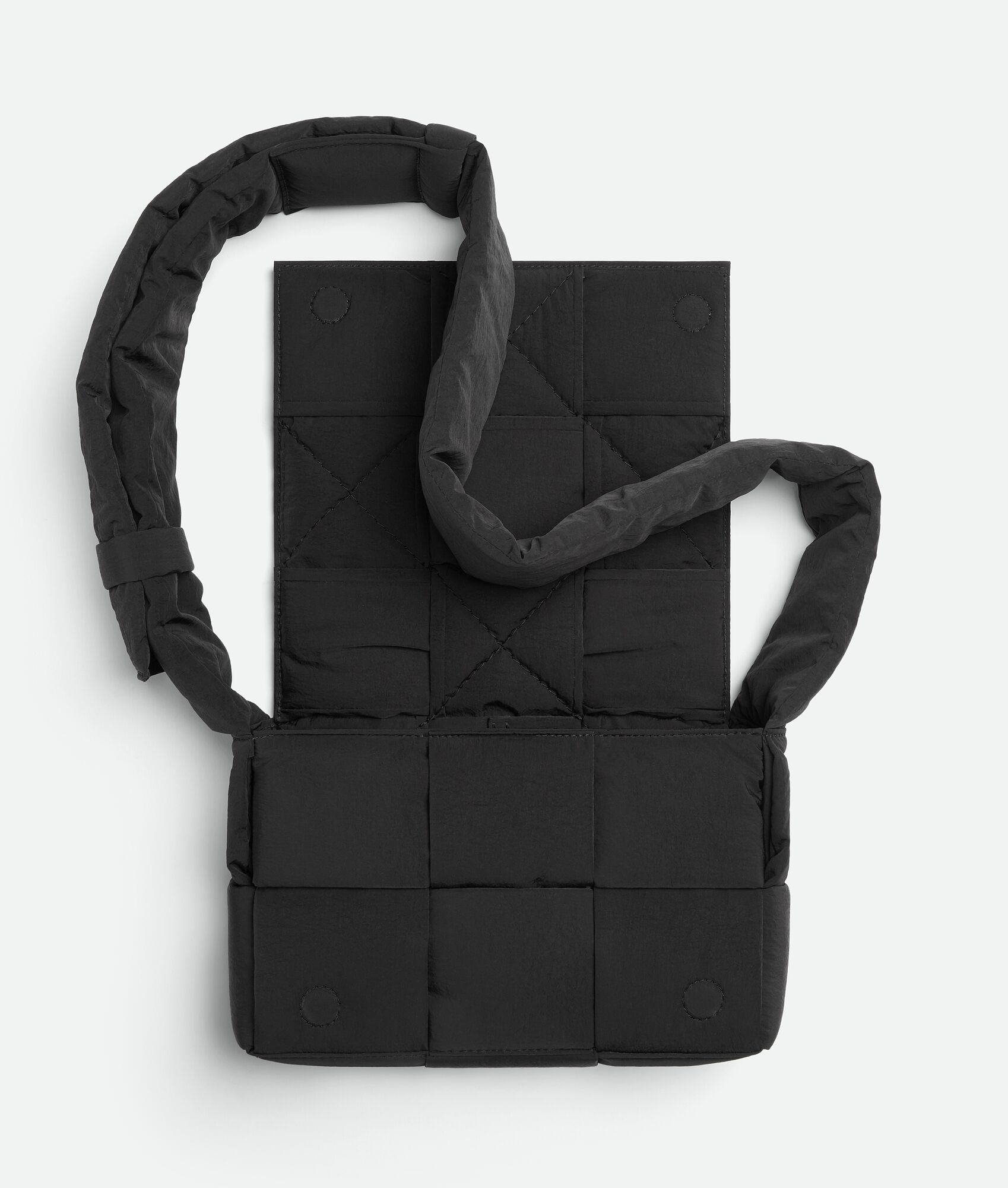 BOTTEGA VENETA 小号Cassette加衬科技斜挎包