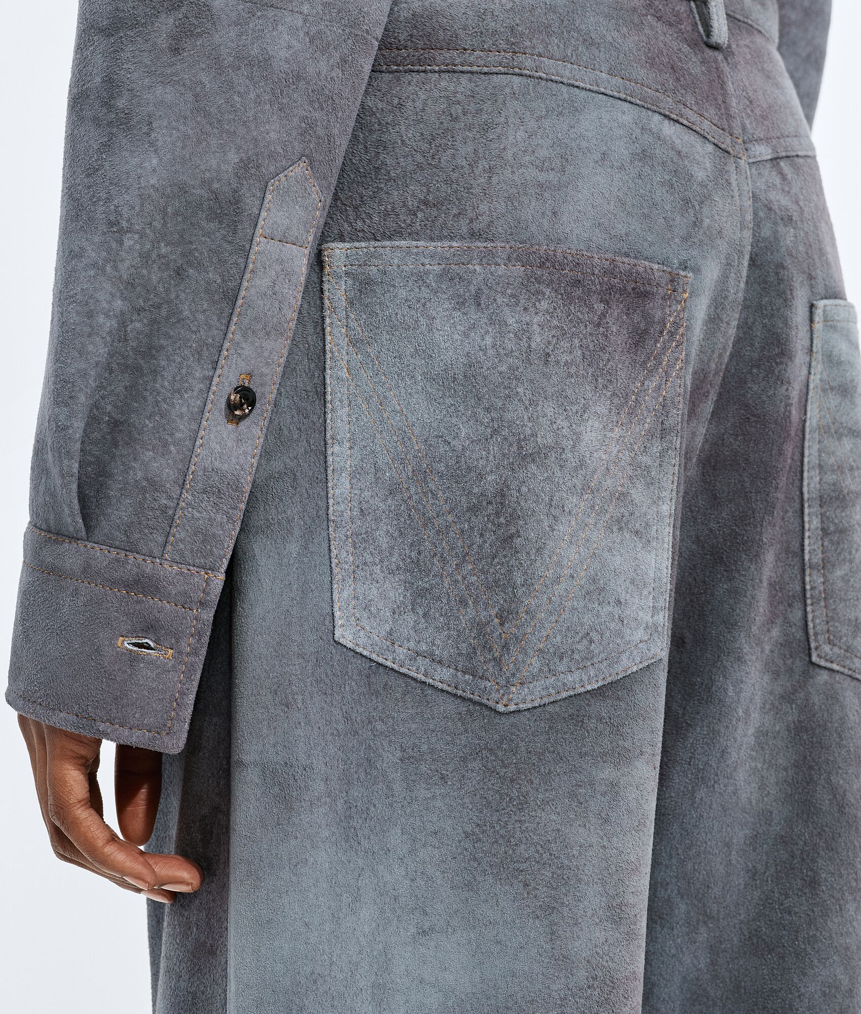 BOTTEGA VENETA 雾面效果绒面革长裤