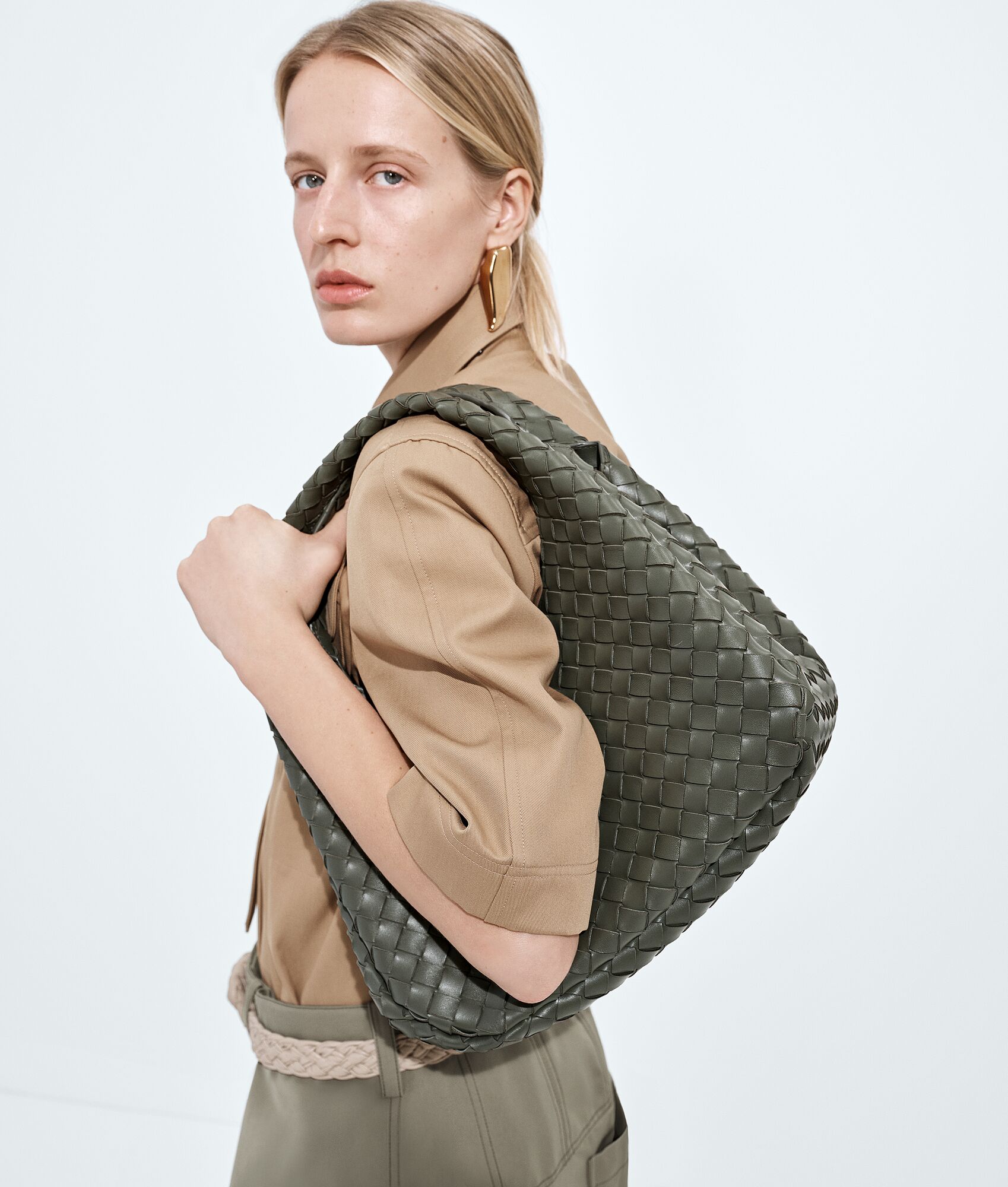 BOTTEGA VENETA Campana肩背包