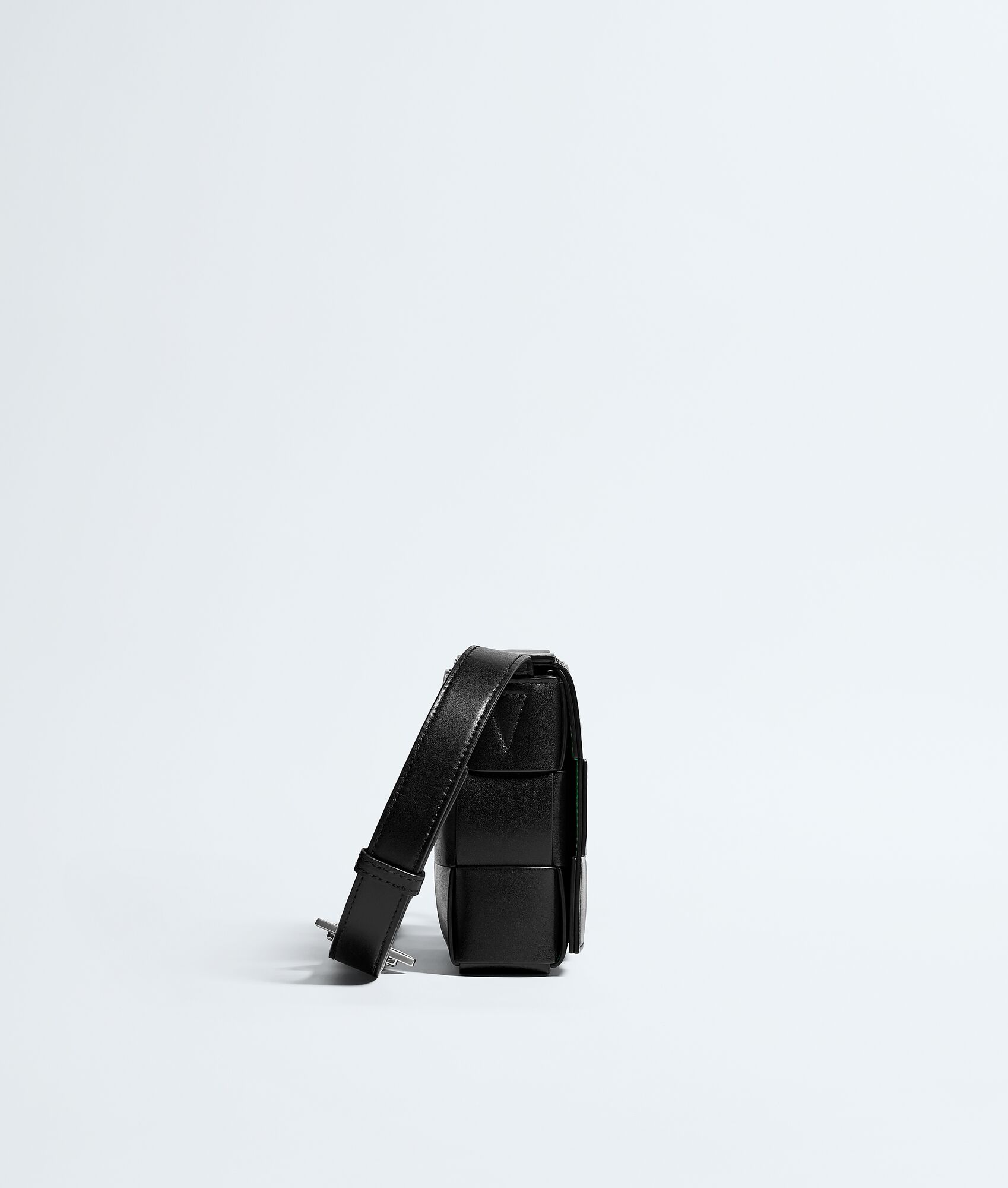 BOTTEGA VENETA Cassette斜挎包