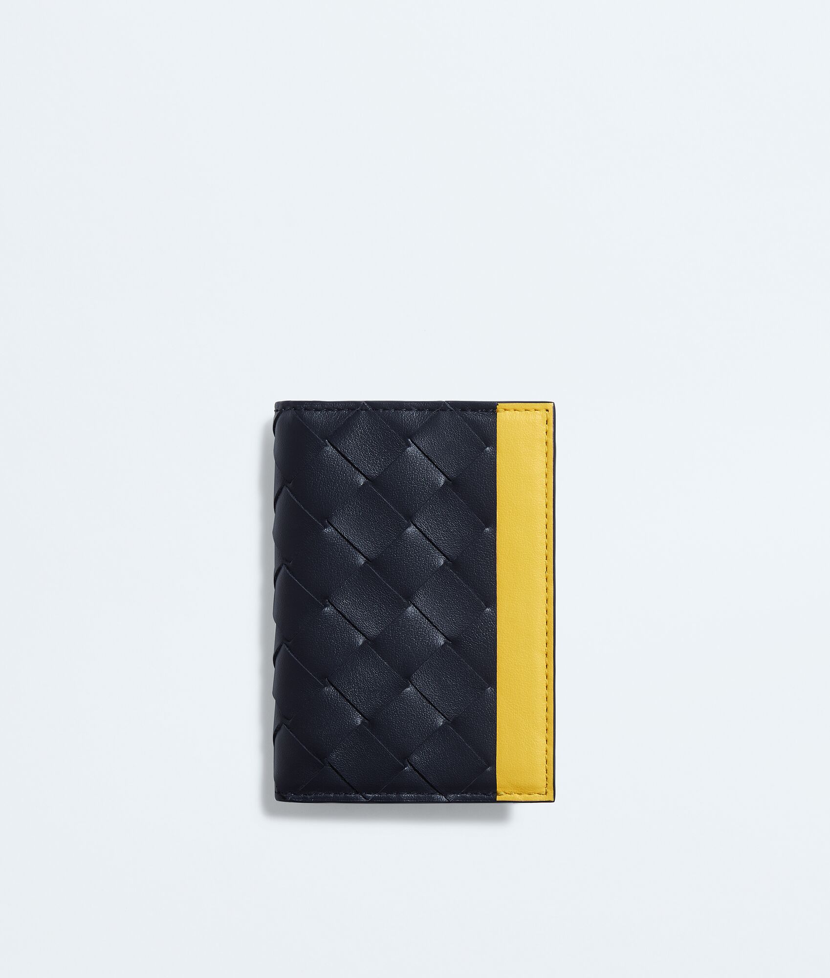 BOTTEGA VENETA Intrecciato编织翻盖卡包