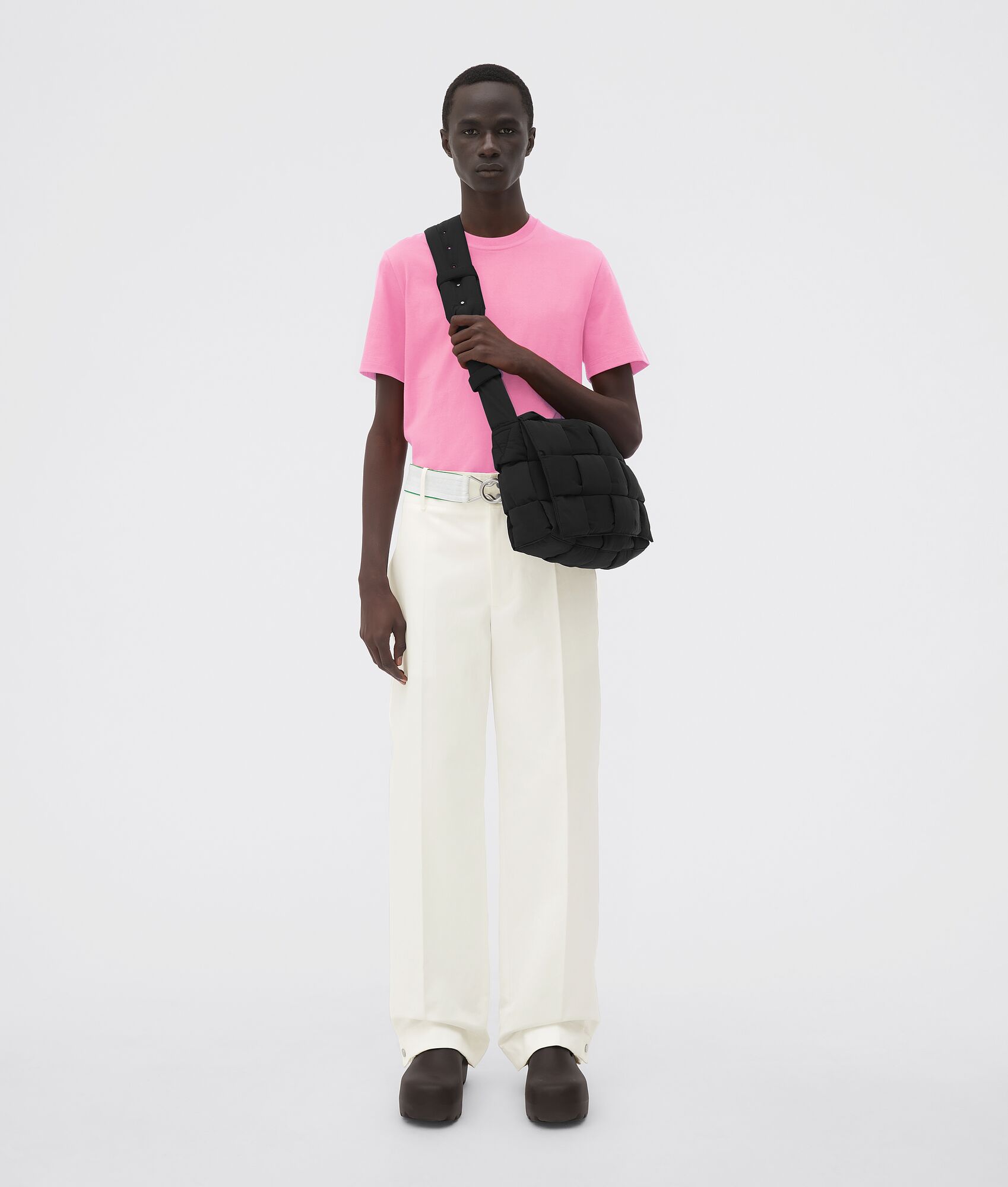 BOTTEGA VENETA 加大号padded Tech Cassette加衬科技斜挎包