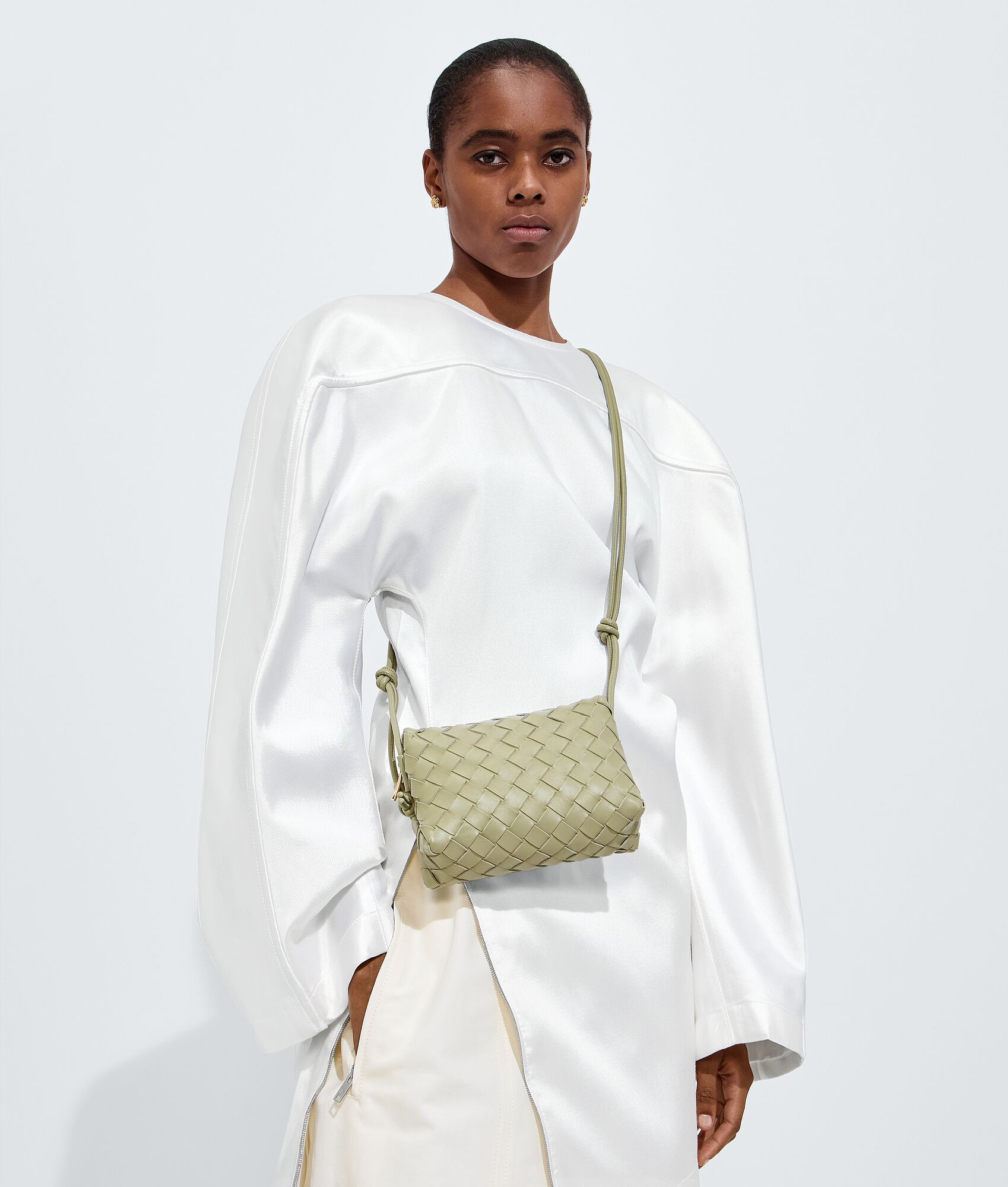 BOTTEGA VENETA 迷你Loop相机包