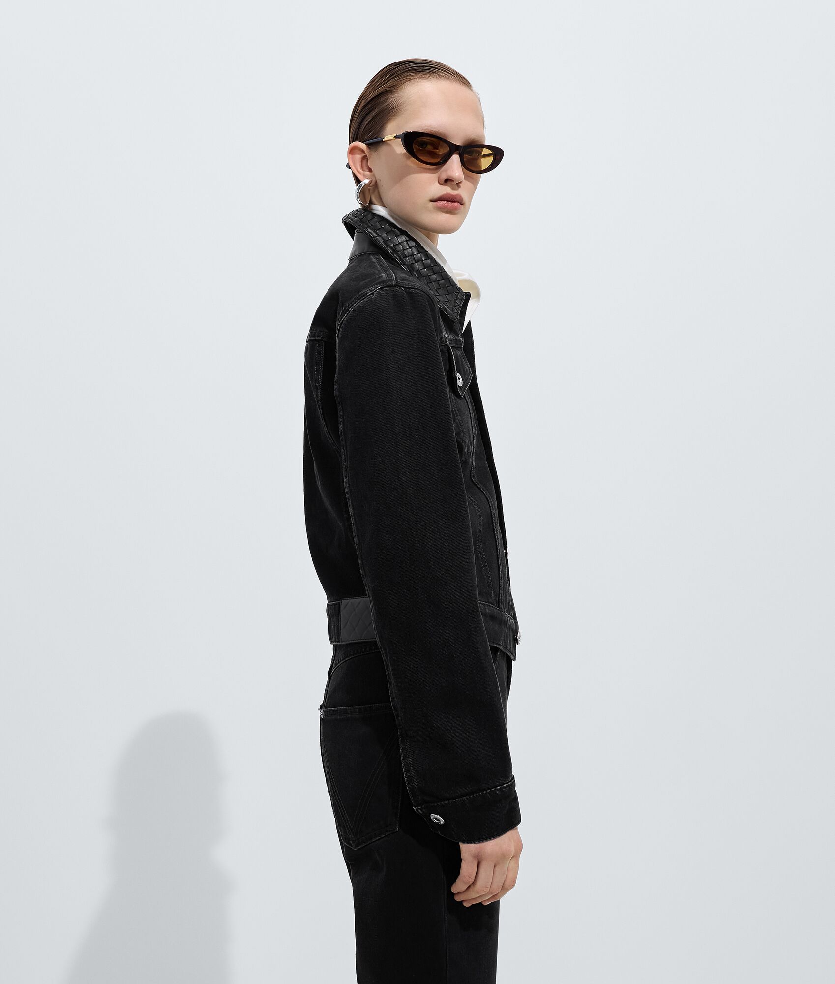 BOTTEGA VENETA 褪色黑牛仔夹克