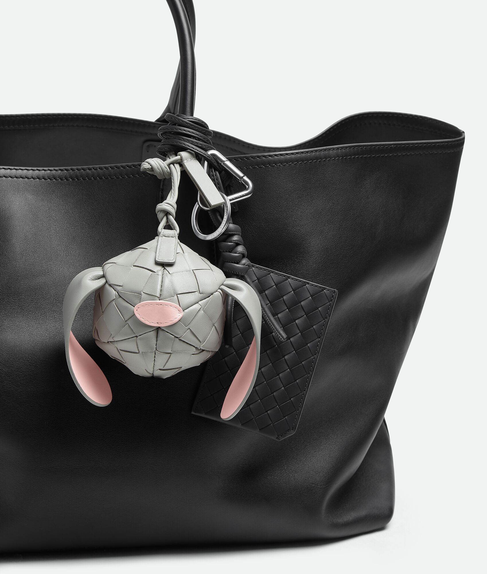 BOTTEGA VENETA 兔子造型拉链零钱包