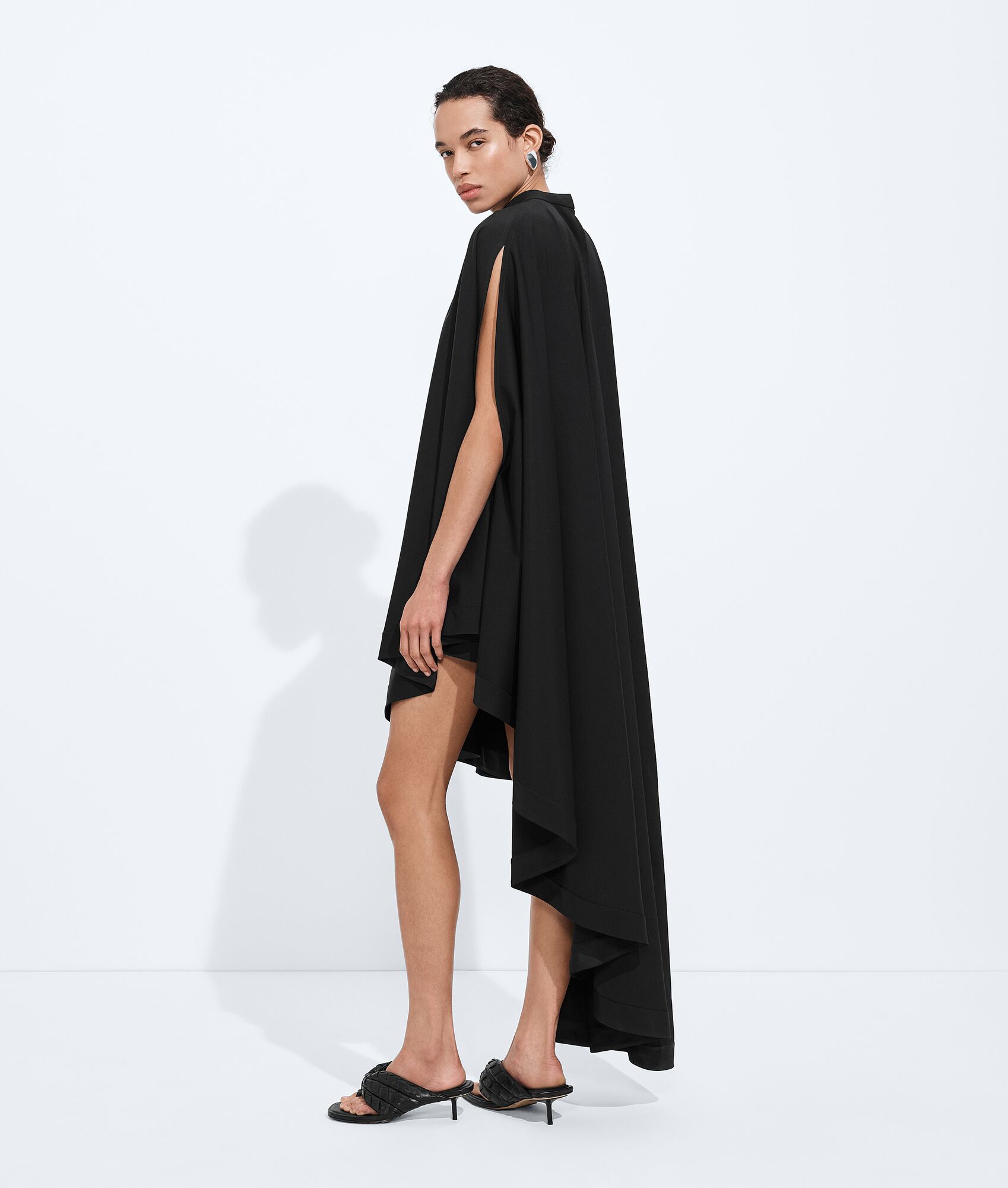 BOTTEGA VENETA 轻盈羊毛长袍连衣裙