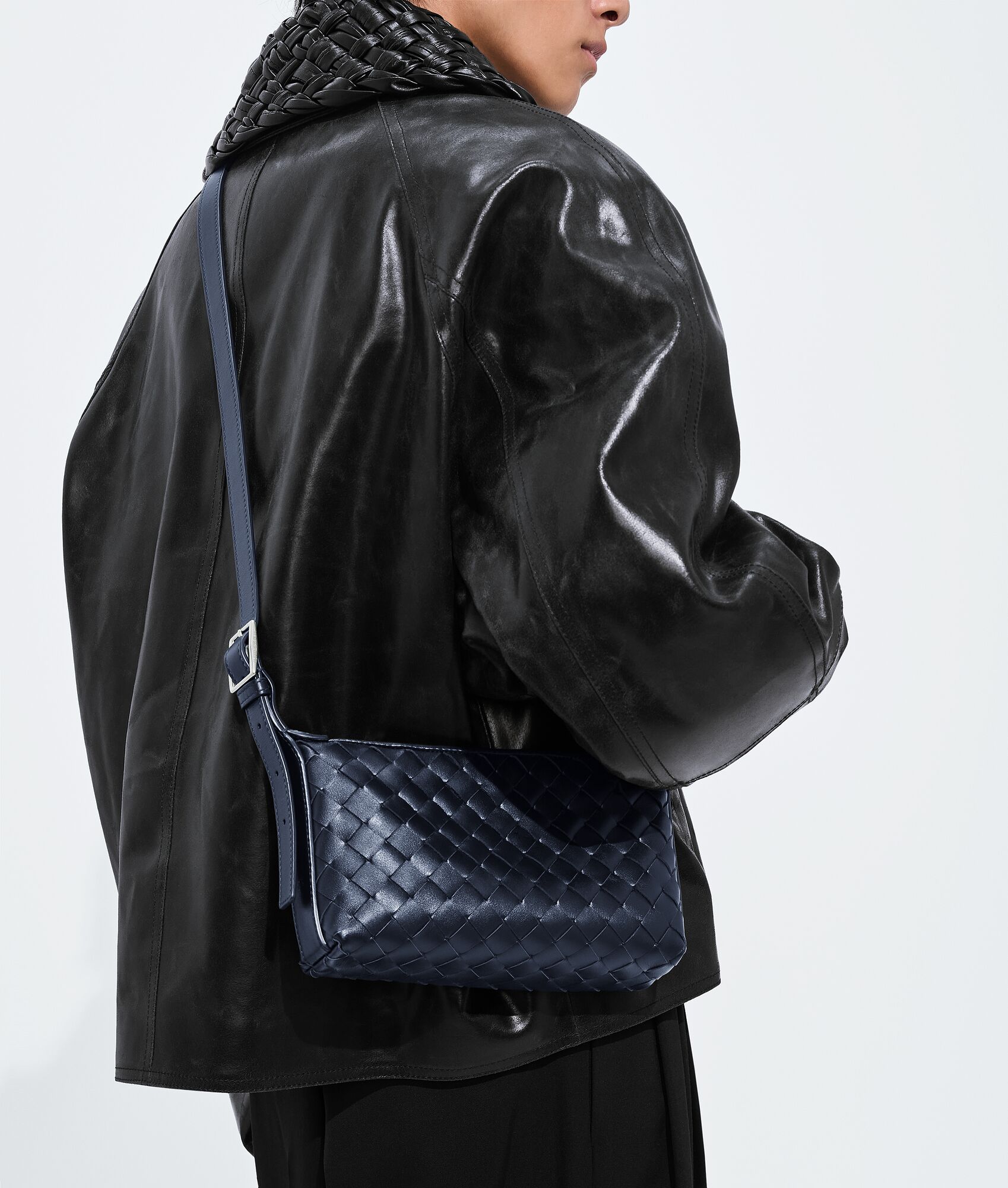 BOTTEGA VENETA Traveler手机包