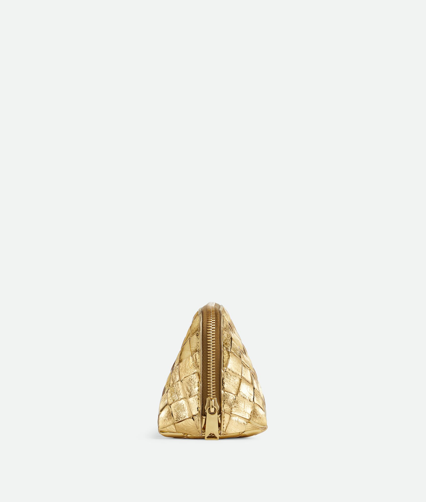 BOTTEGA VENETA 小号Intrecciato编织半月形化妆包
