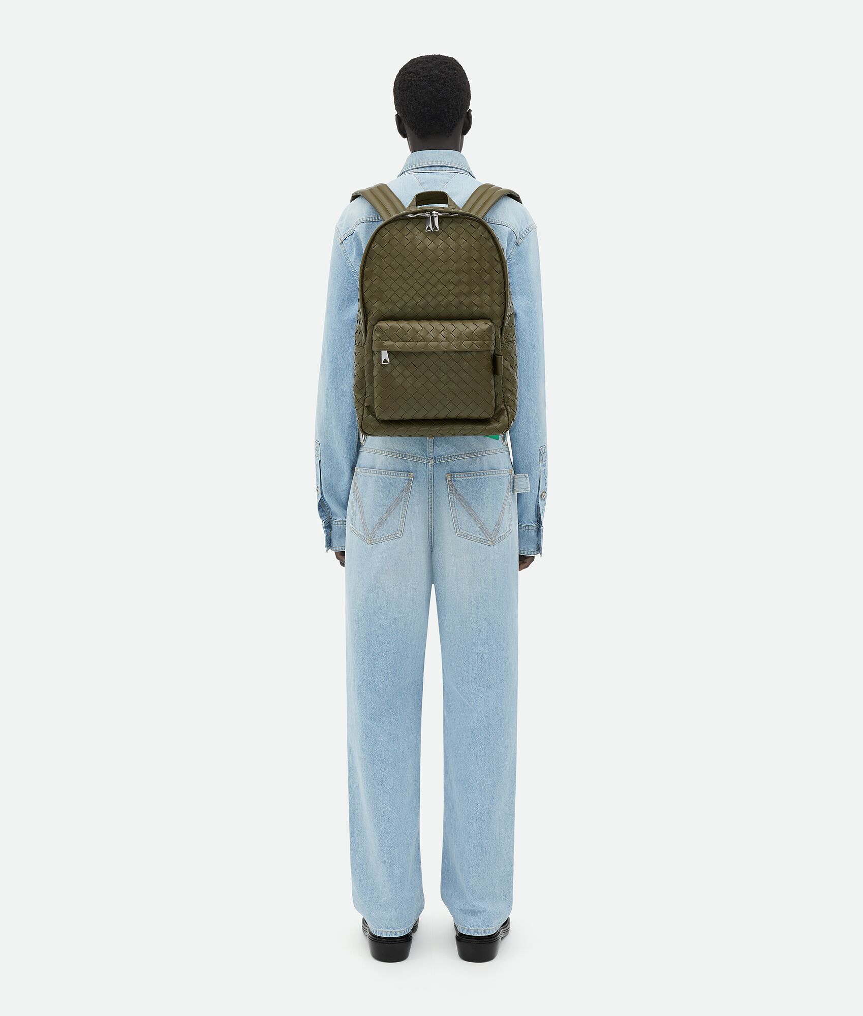 BOTTEGA VENETA 中号Intrecciato编织背包