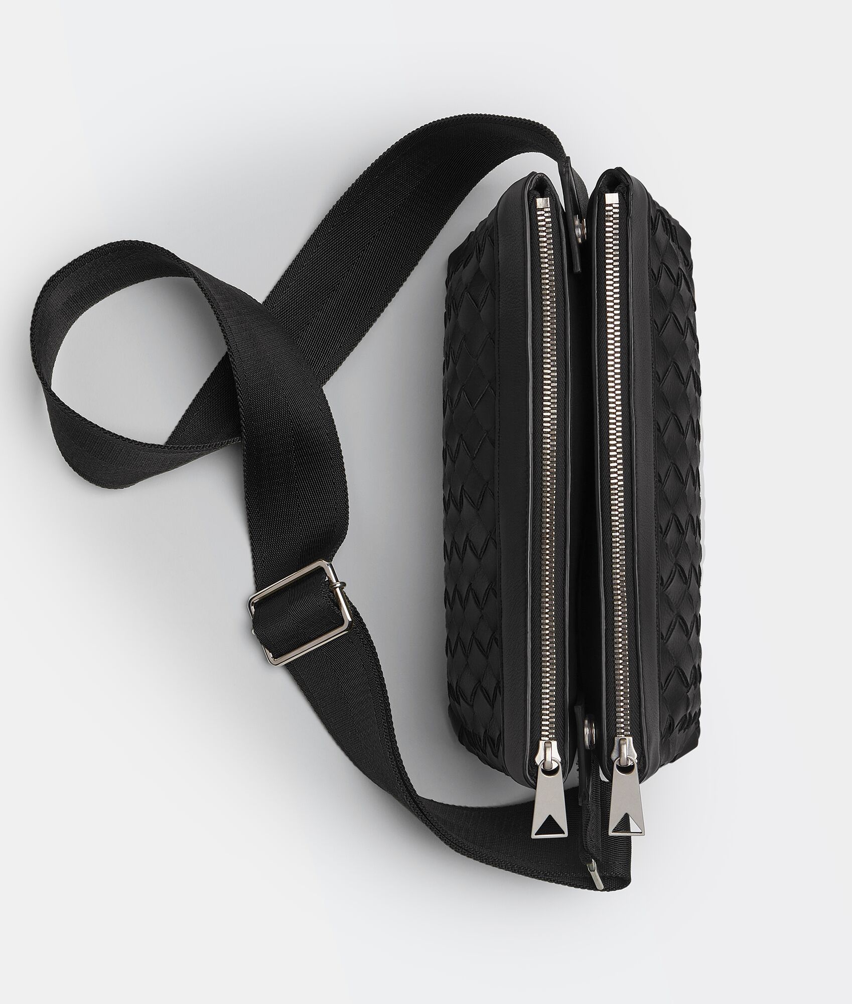 BOTTEGA VENETA Intrecciato编织斜挎包