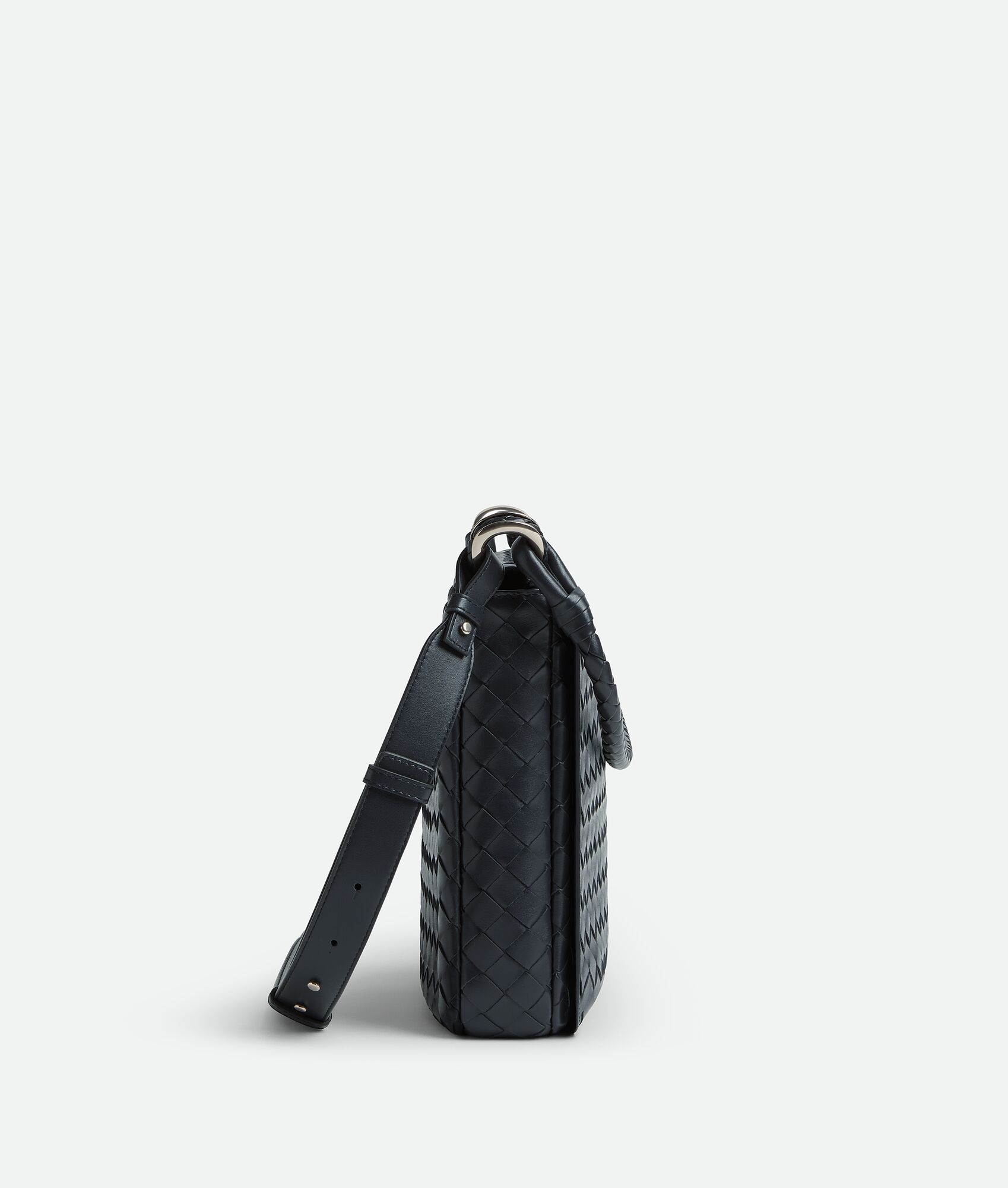 BOTTEGA VENETA Swing Messenger斜挎包