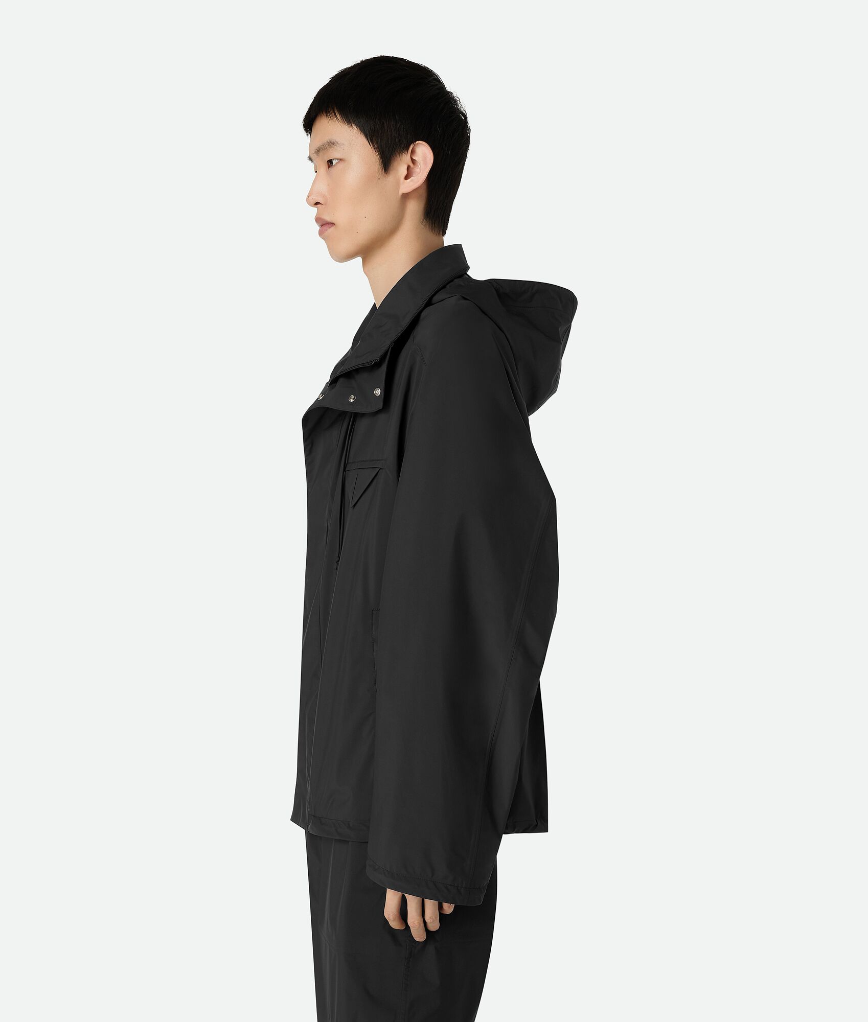 BOTTEGA VENETA 可收纳尼龙兜帽束腰夹克