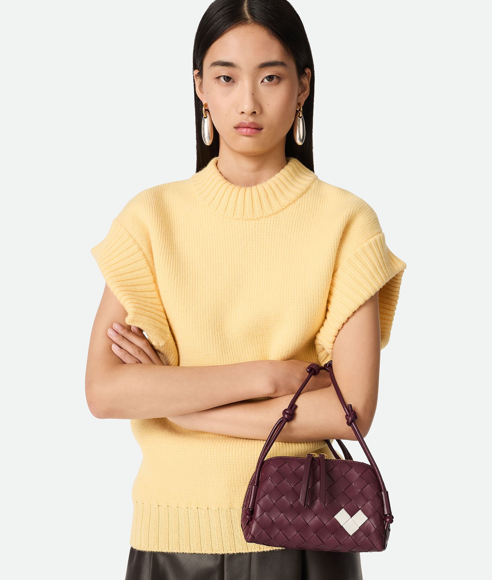 BOTTEGA VENETA Intrecciato编织Concert手拿包