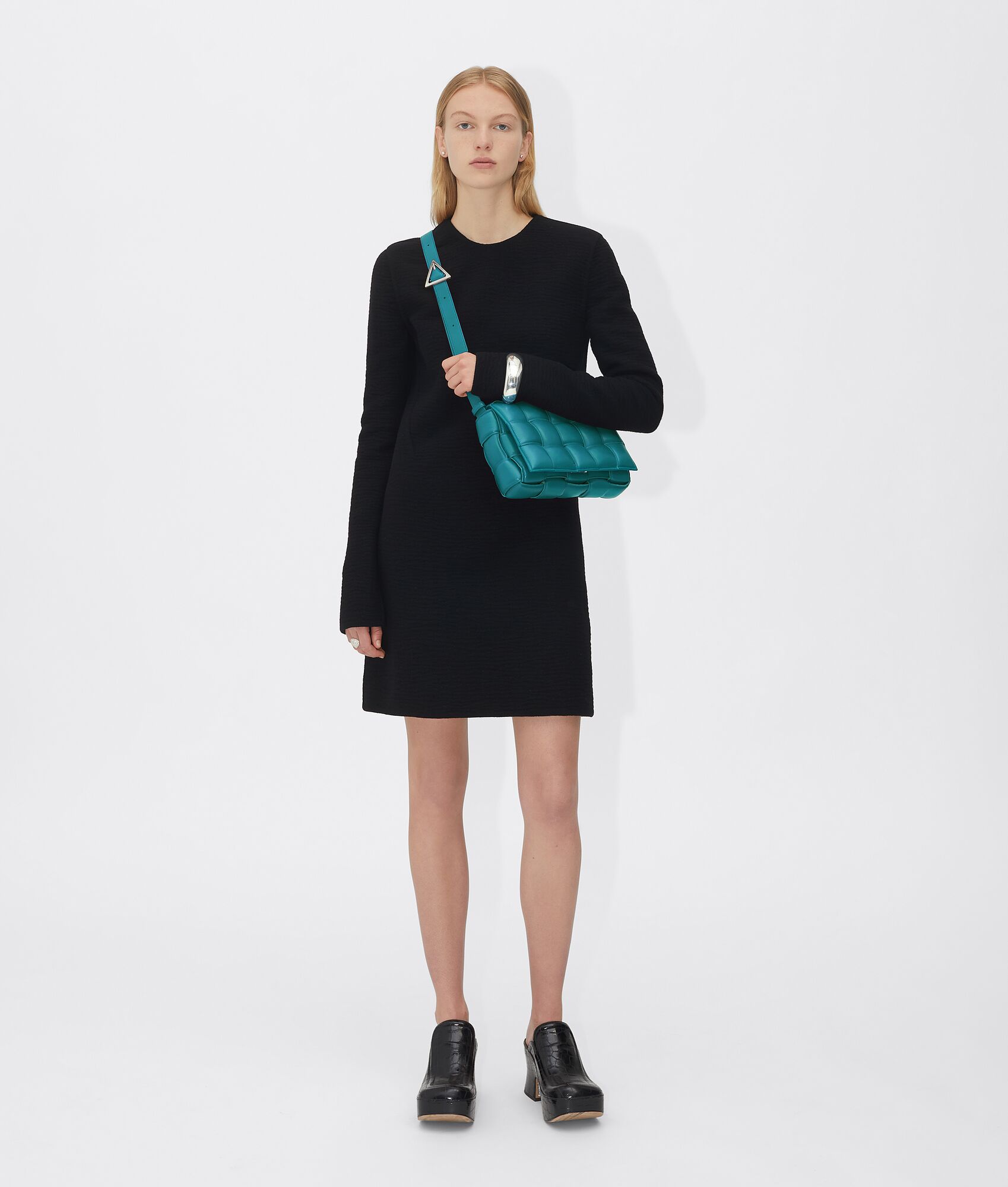 BOTTEGA VENETA PADDED CASSETTE加衬斜挎包