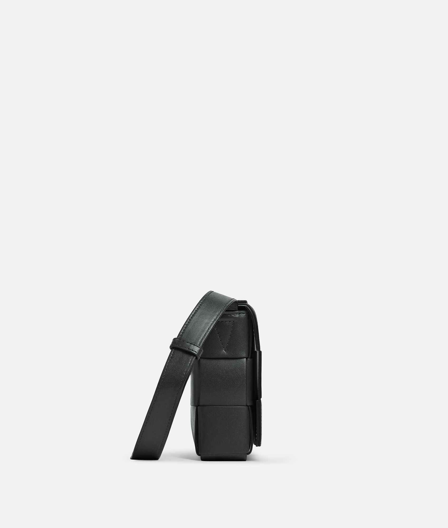 BOTTEGA VENETA Cassette斜挎包