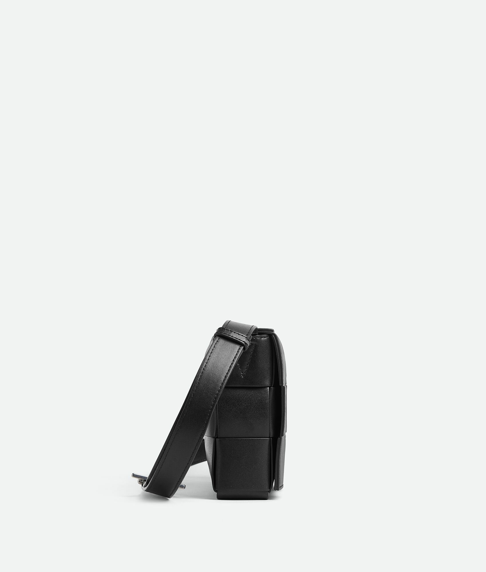 BOTTEGA VENETA Cassette斜挎包