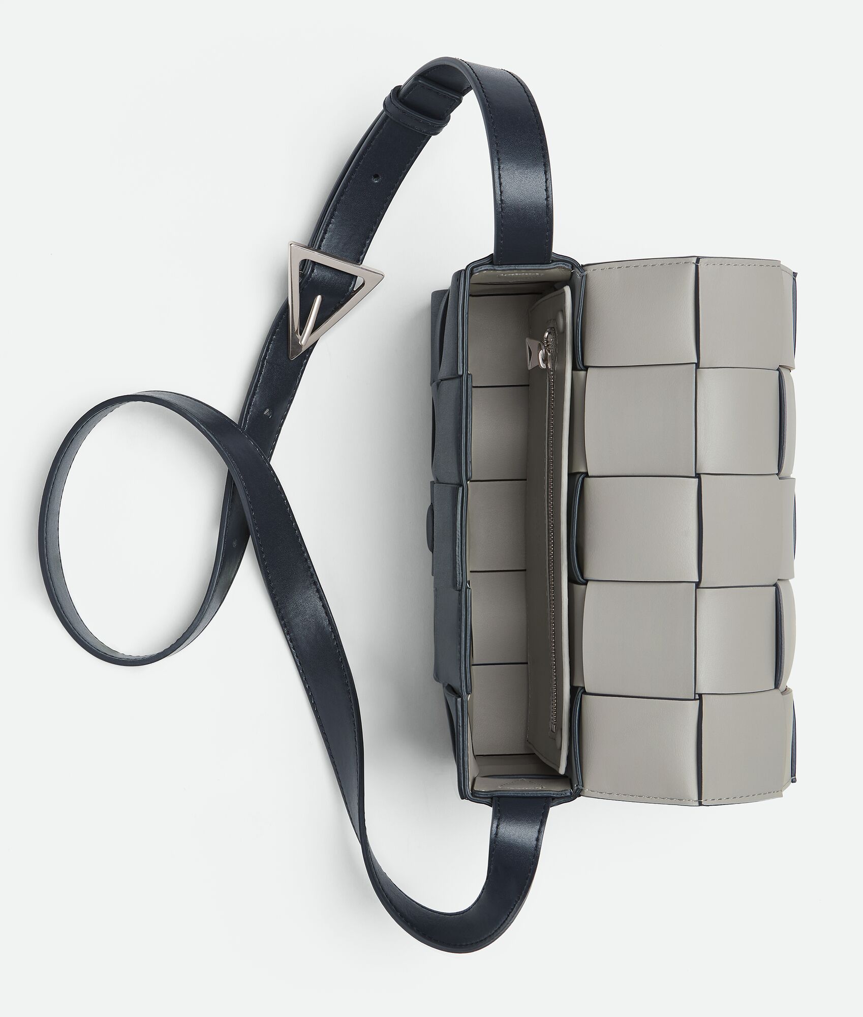 BOTTEGA VENETA Cassette斜挎包