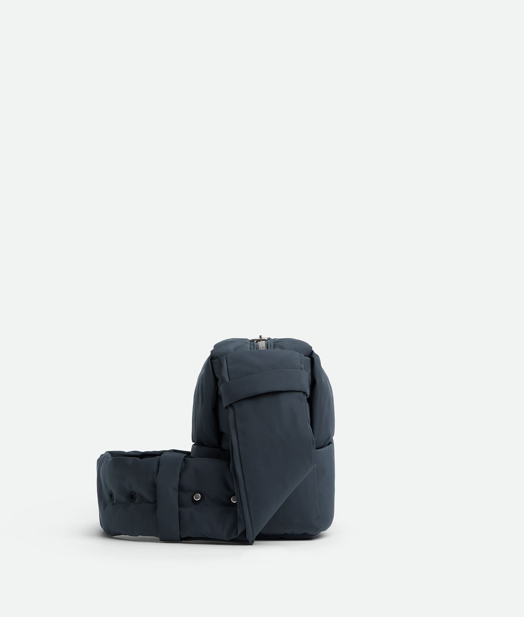 BOTTEGA VENETA 中号Arco加衬相机包