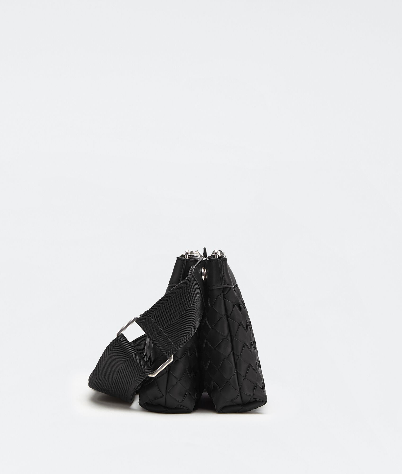 BOTTEGA VENETA Intrecciato编织斜挎包