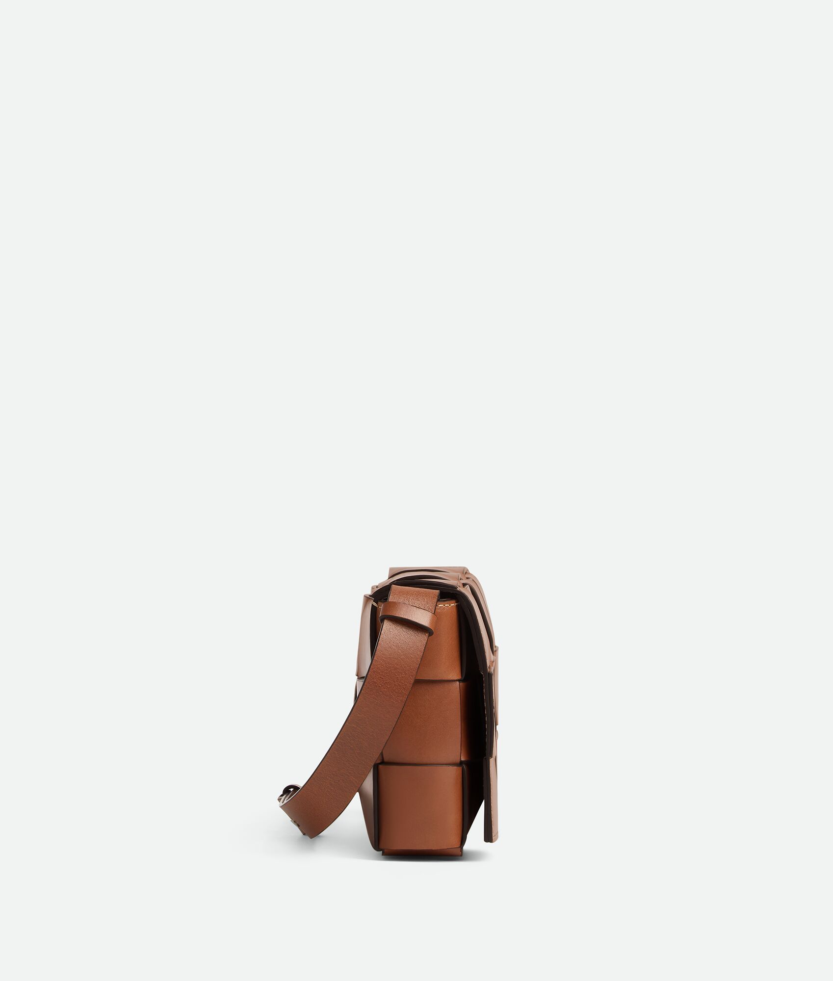 BOTTEGA VENETA Cassette斜挎包