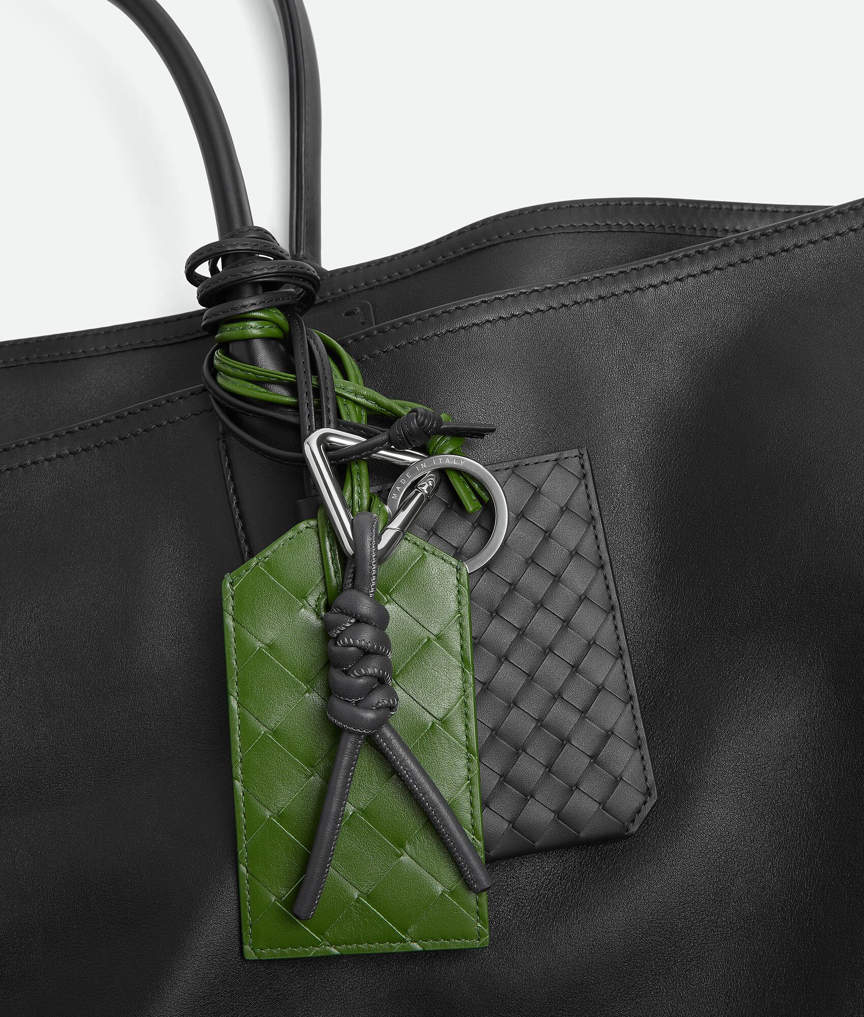 BOTTEGA VENETA Intrecciato Piccolo编织证件卡包