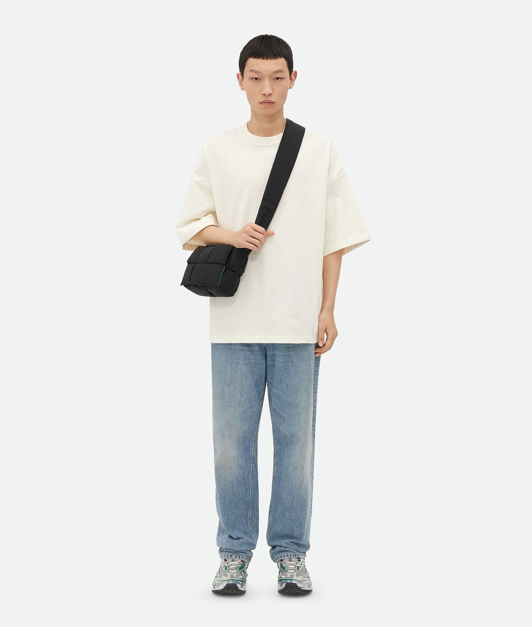 BOTTEGA VENETA 小号Padded Tech Cassette加衬科技斜挎包