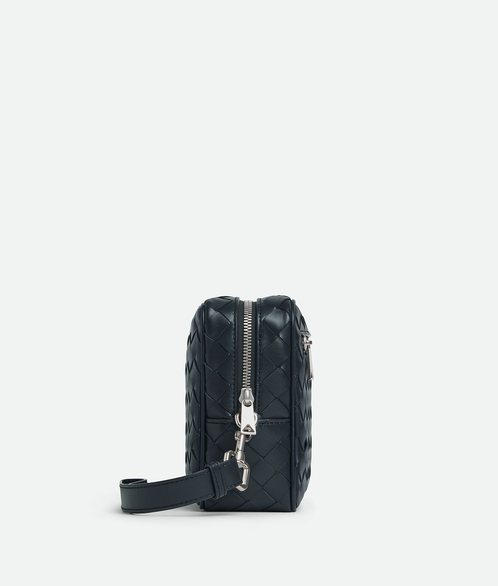 BOTTEGA VENETA Intrecciato编织腕带手拿包