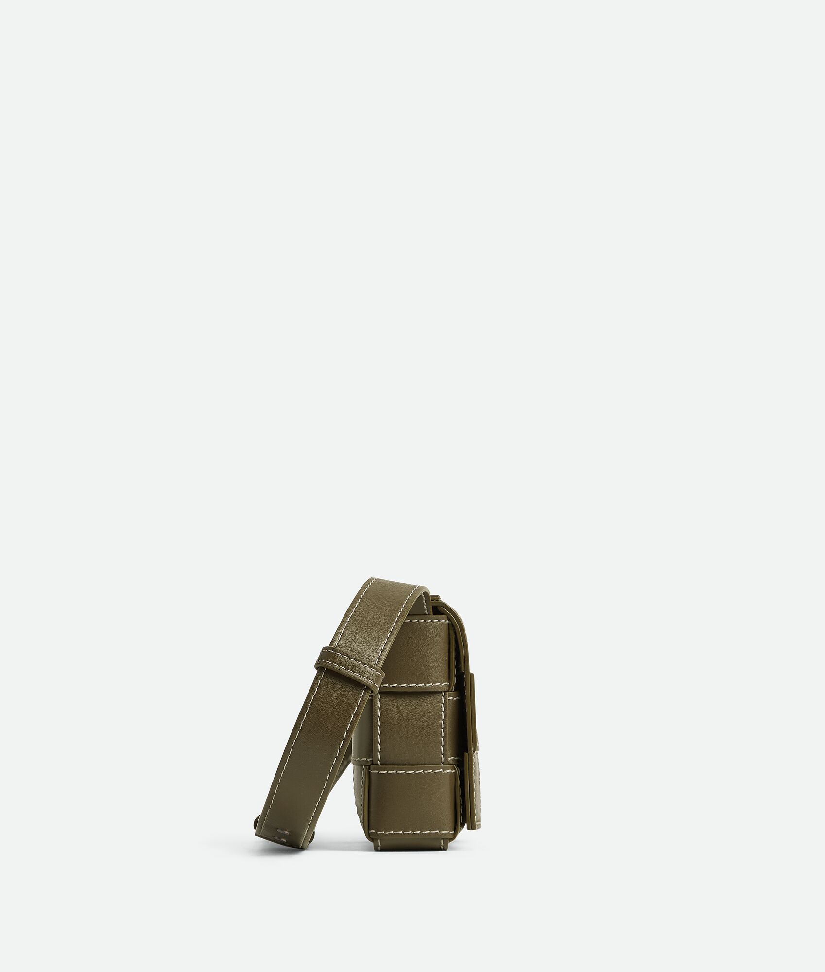 BOTTEGA VENETA 小号Cassette斜挎包