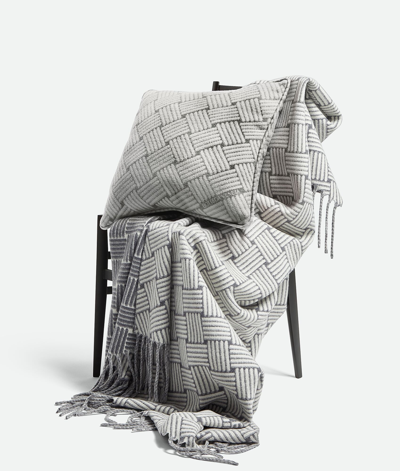 BOTTEGA VENETA Intreccio编织图案山羊绒坐垫