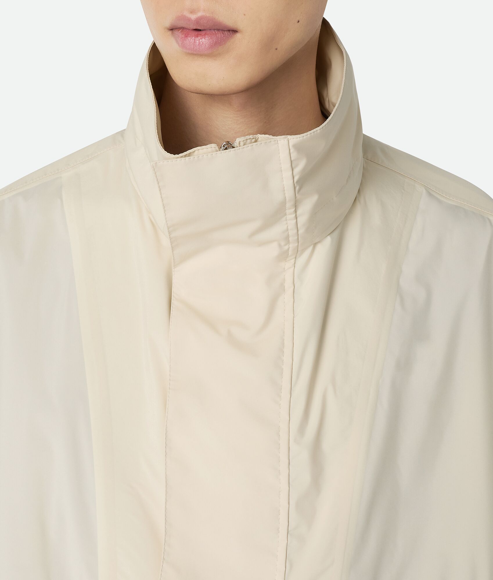 BOTTEGA VENETA 可收纳尼龙兜帽派克大衣